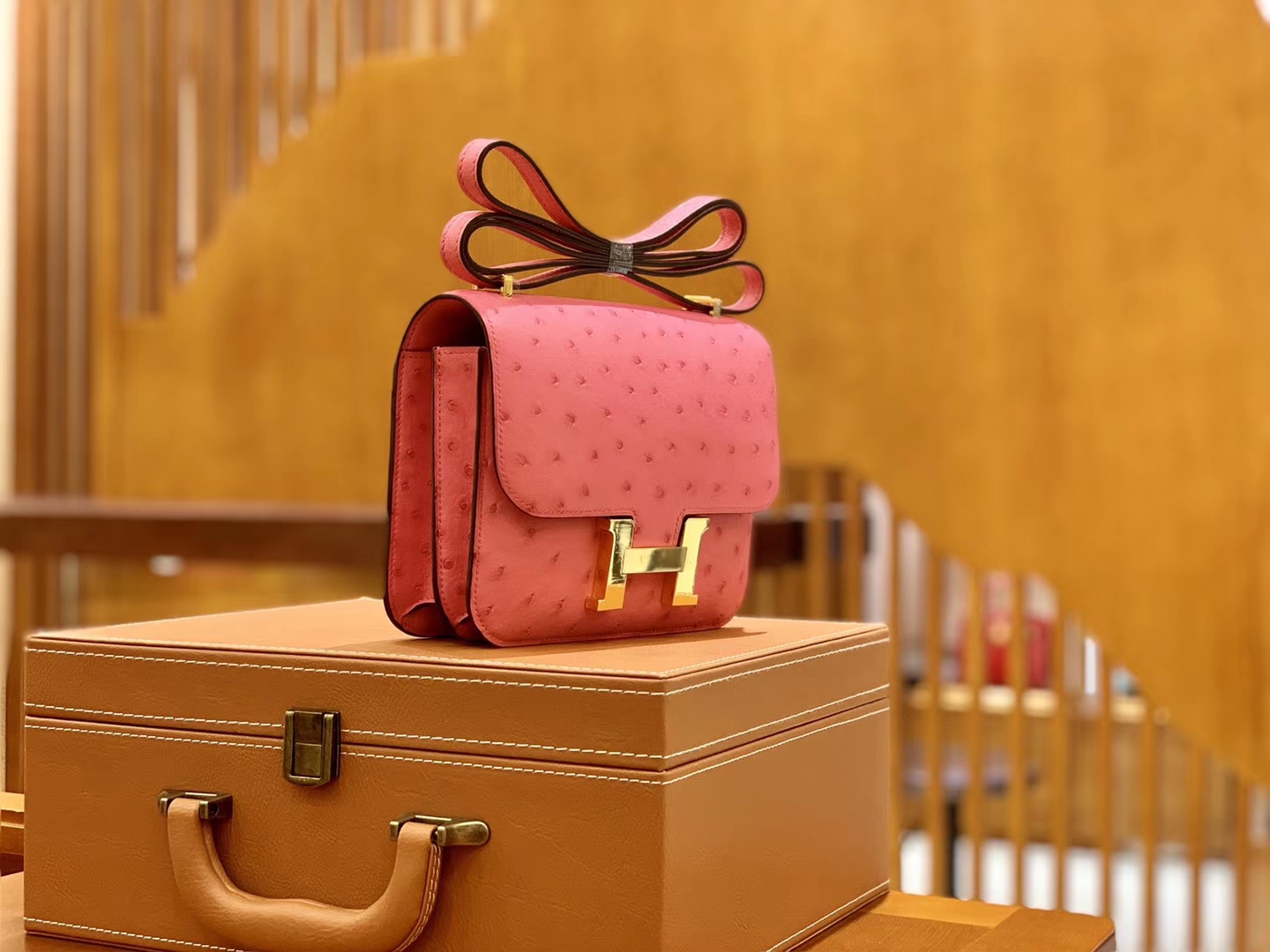 Hermès（爱马仕）Constance 18cm 陶瓷粉 樱花粉 金扣 南非进口KK鸵鸟 全手工缝制