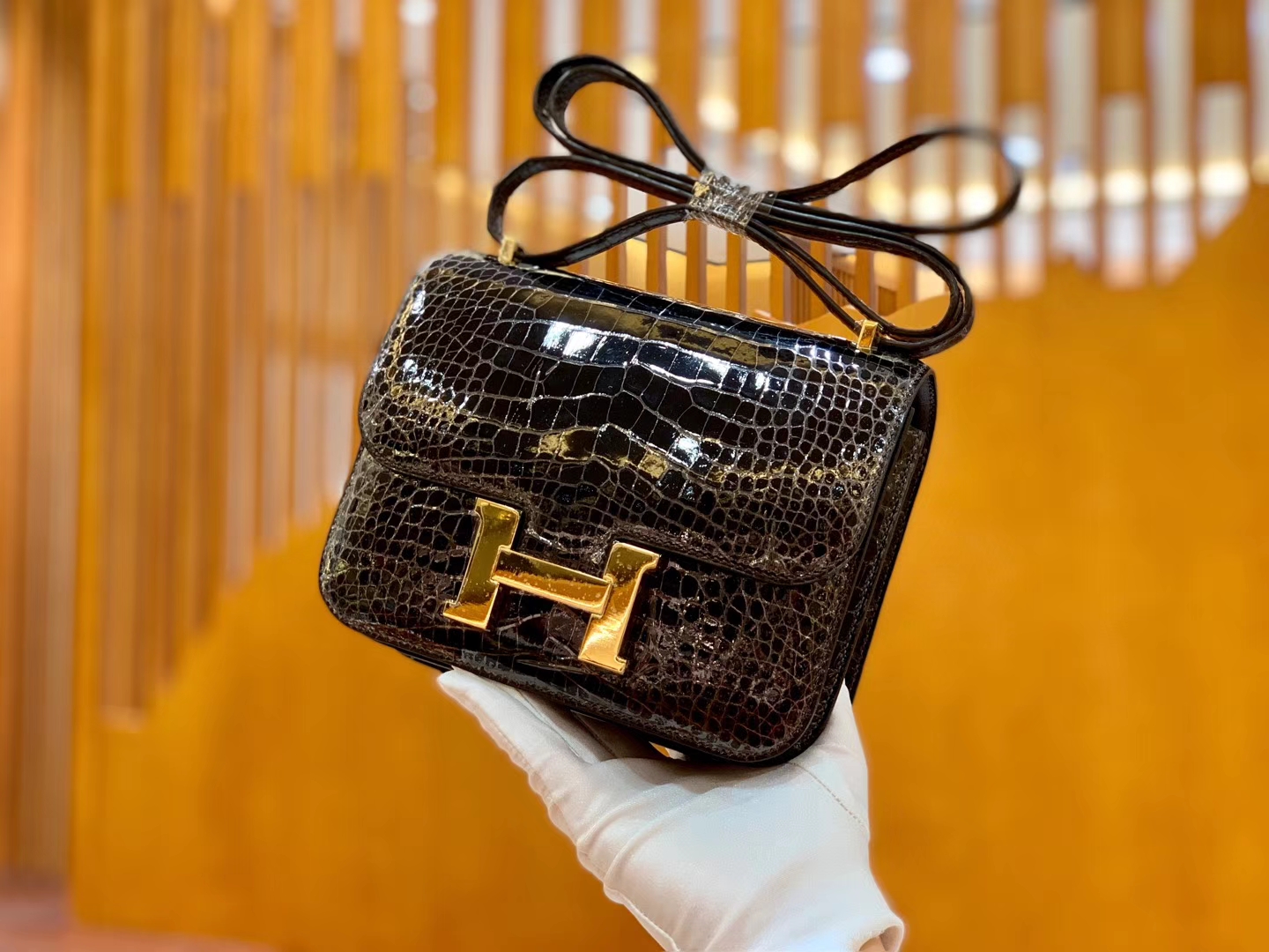 Hermès（爱马仕）新增现货 Constance 康斯坦 美洲鳄鱼皮 深咖色 纹路极美 18cm