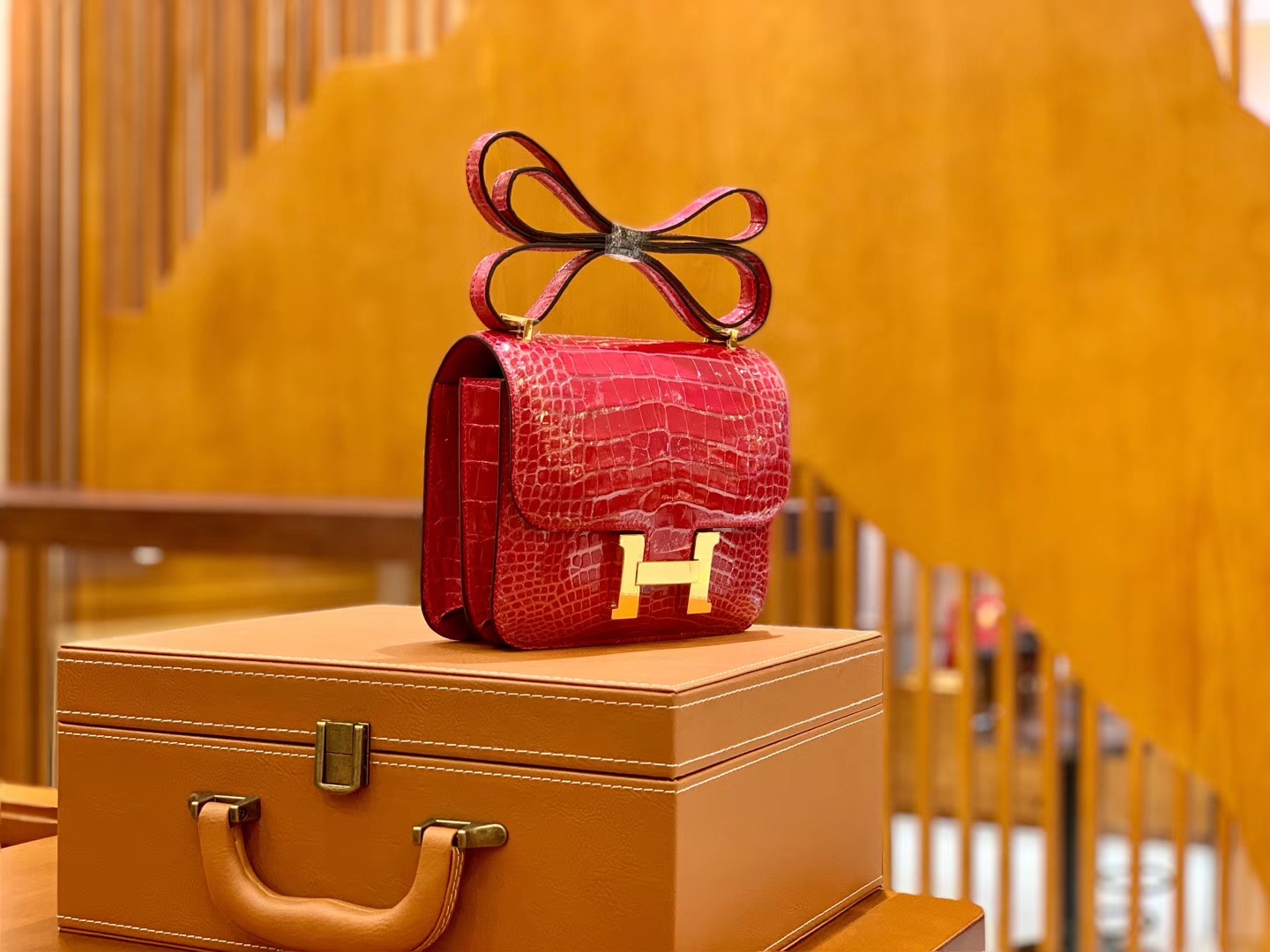 Hermès（爱马仕）新增现货 Constance 康斯坦 美洲鳄鱼皮 极致粉 纹路极美 18cm