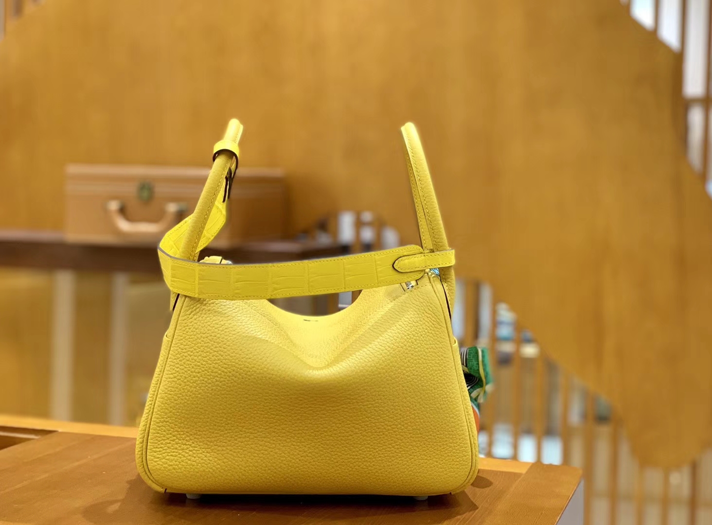Hermès（爱马仕）Lindy 26cm 那不勒斯黄 银扣 鳄鱼皮拼togo 全手工缝制