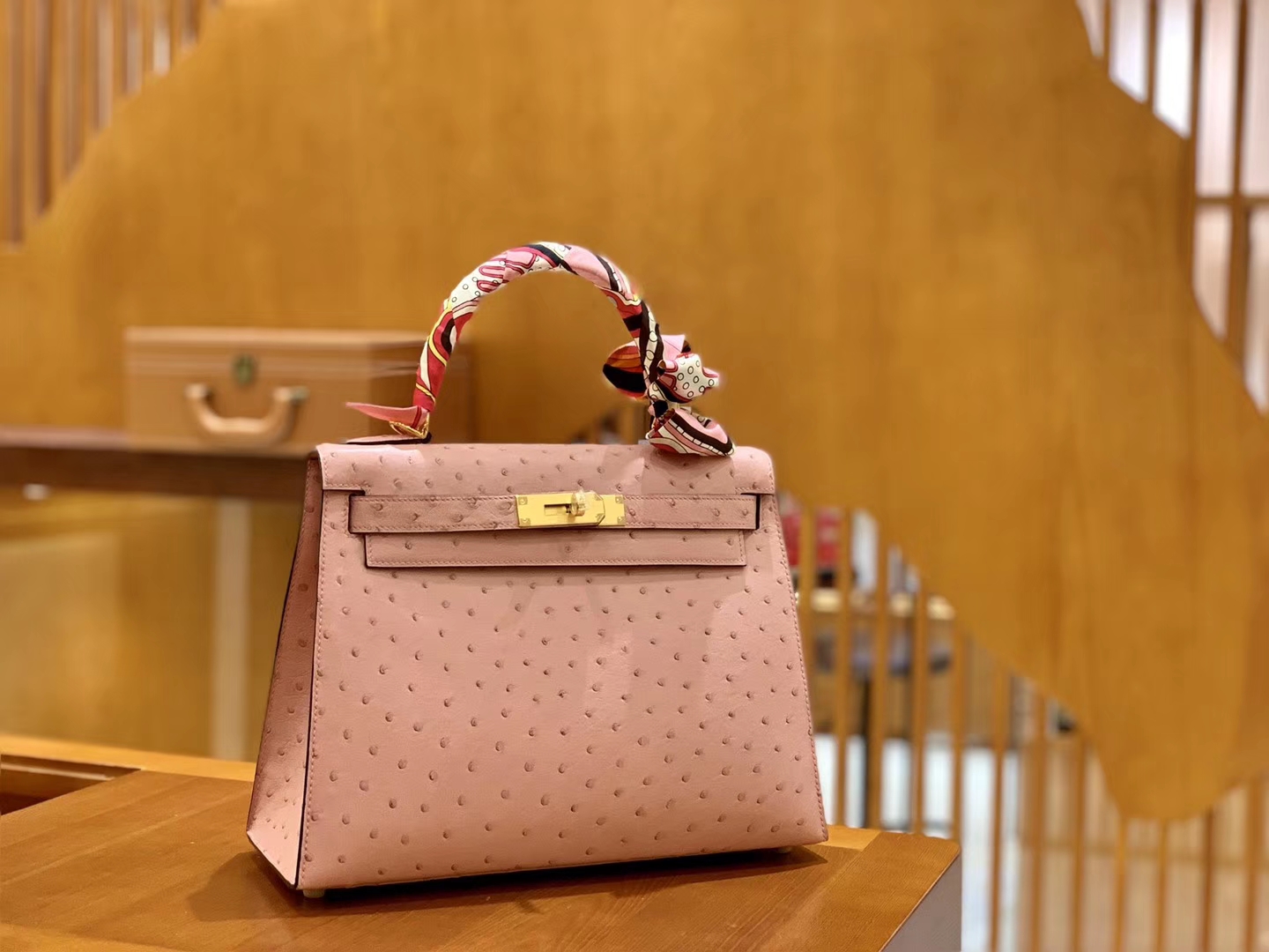 Hermès（爱马仕）Kelly 28cm 橡皮粉 陶瓷粉 金扣 南非进口 鸵鸟皮 全手工缝制