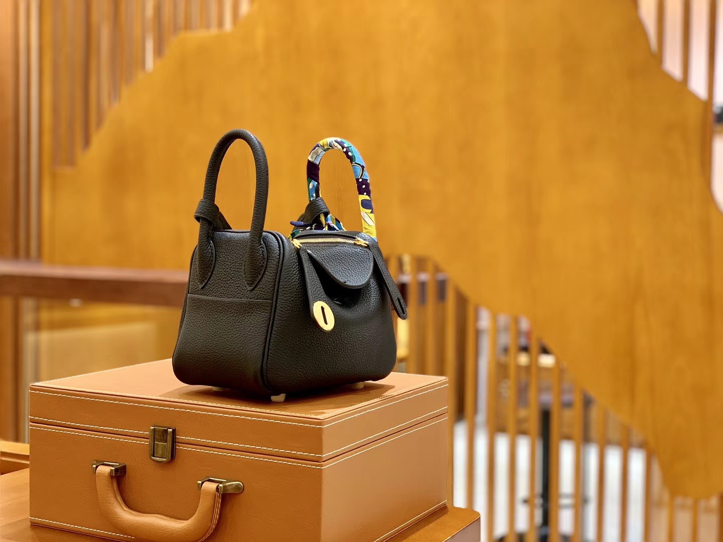 Hermès（爱马仕）Mini Lindy 18cm 经典黑 金扣 德国进口Togo牛皮 全手工缝制