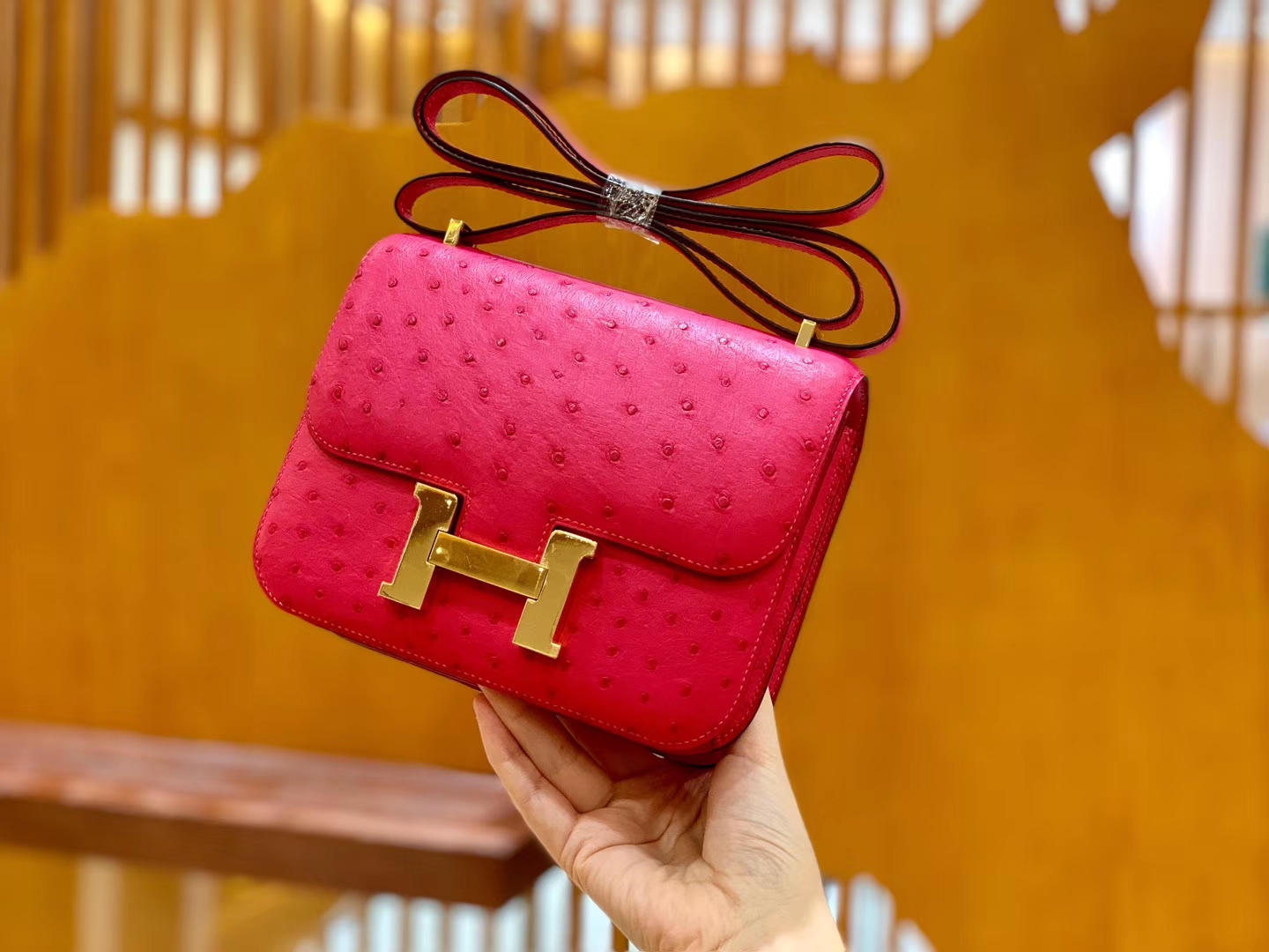 Hermès（爱马仕）Constance 18cm 玫红色 金扣 南非进口KK鸵鸟 全手工缝制