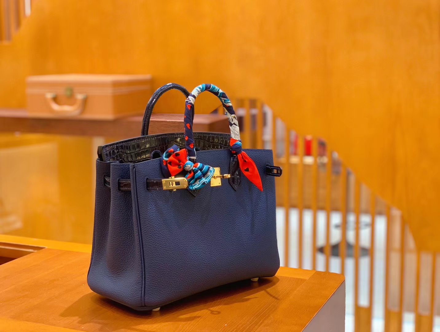 Hermès（爱马仕）Birkin Touch 铂金包 深蓝色 牛皮拼鳄鱼皮 金扣 25cm