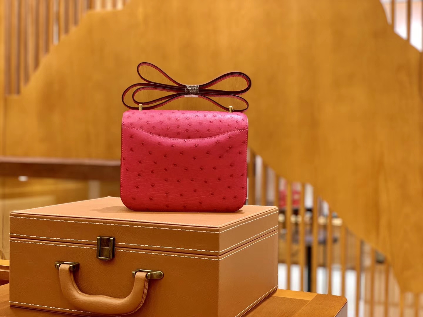 Hermès（爱马仕）Constance 18cm 玫红色 金扣 南非进口KK鸵鸟 全手工缝制