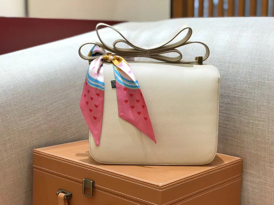 Hermès（爱马仕）康斯坦 Constance 空姐包 奶昔白 德国进口牛皮 全手工缝制 金扣 24cm