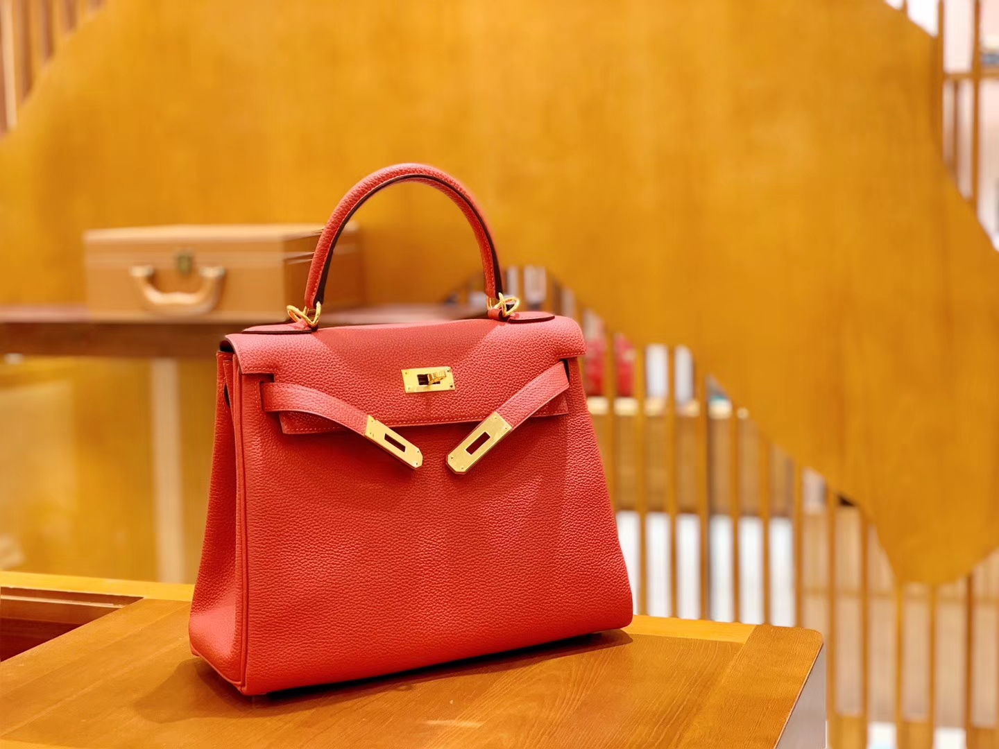 Hermès（爱马仕）Kelly 28cm 蕃茄红 金扣 Togo牛皮 全手工缝制 现货