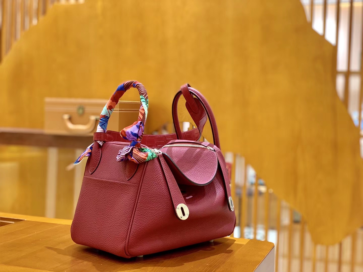 Hermès（爱马仕）Lindy 26cm 石榴红 金扣 鳄鱼皮拼togo 全手工缝制