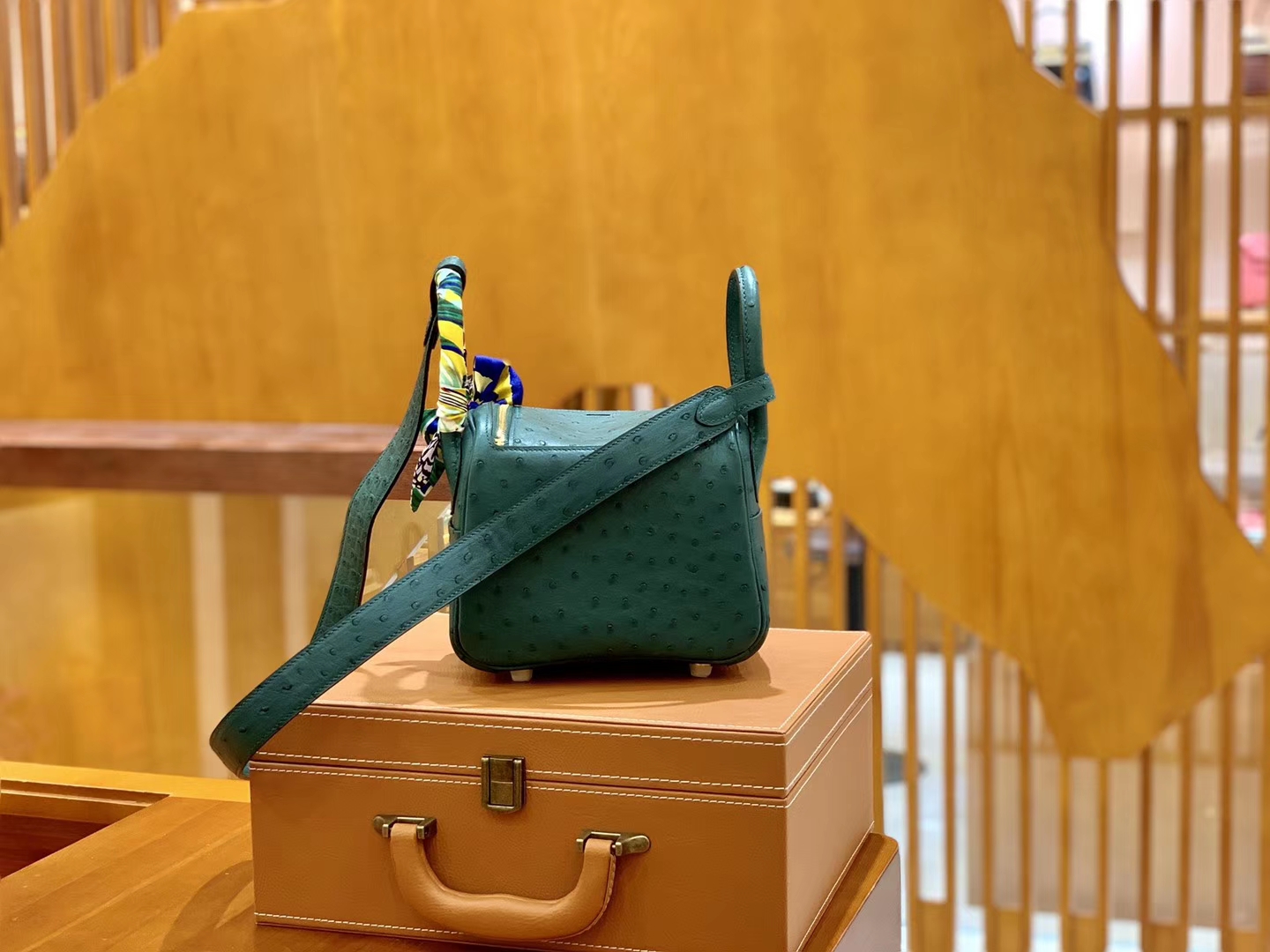 Hermès（爱马仕）Mini Lindy 18cm 孔雀绿 金扣 南非鸵鸟皮 全手工缝制
