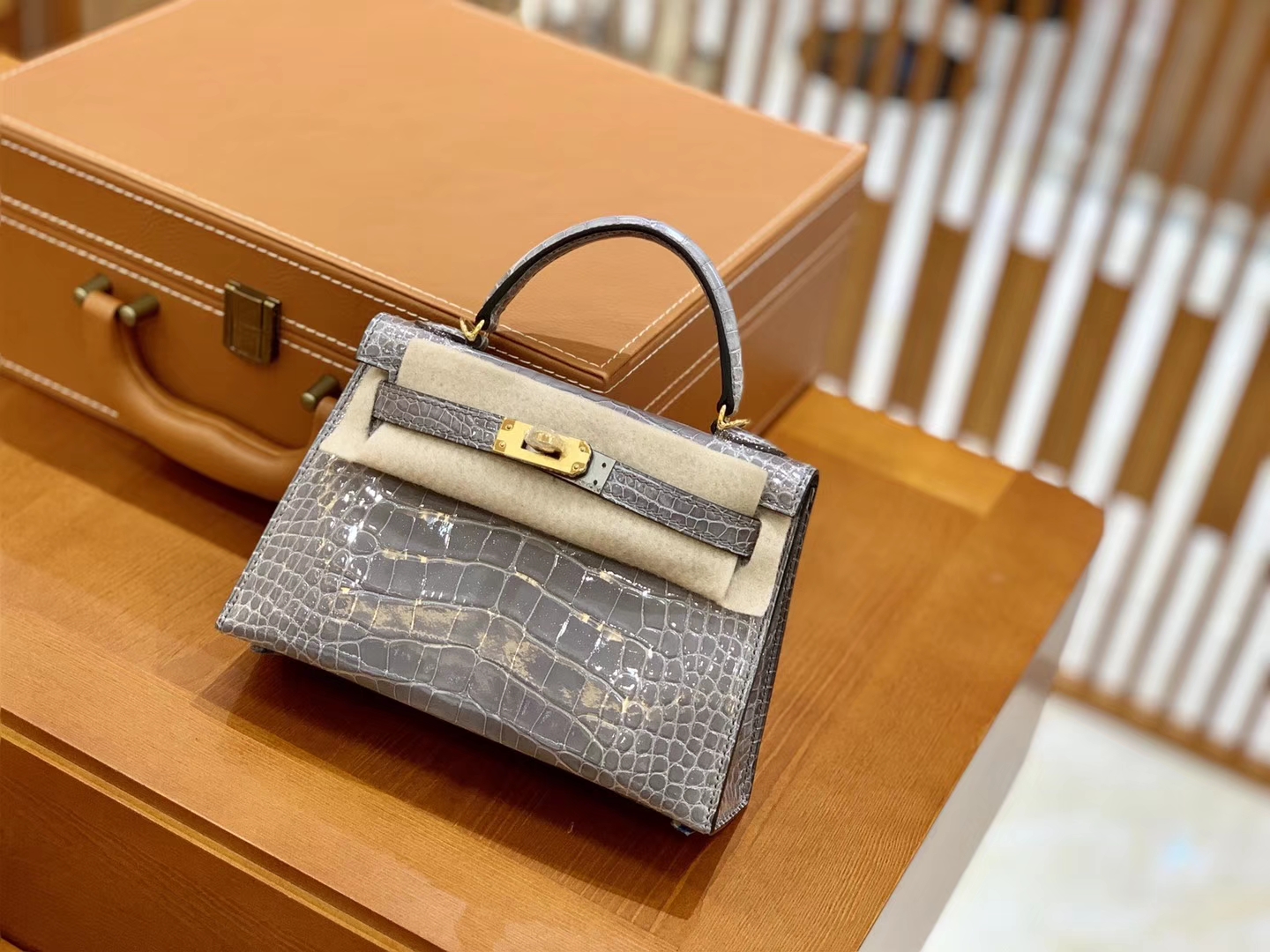 Hermès（爱马仕）Mini Kelly 19cm 巴黎灰 银扣 一级 美洲 鳄鱼皮 臻品级别
