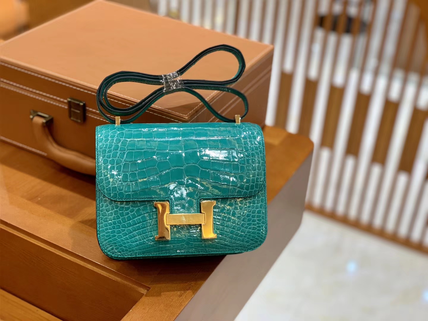 Hermès（爱马仕）Constance 18cm 维罗纳绿 金扣 美洲亮面 鳄鱼皮 全手工缝制