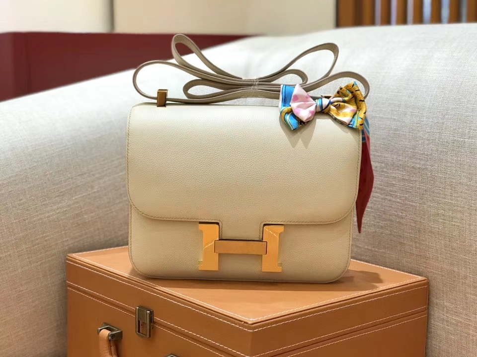 Hermès（爱马仕）康斯坦 Constance 空姐包 奶昔白 德国进口牛皮 全手工缝制 金扣 24cm