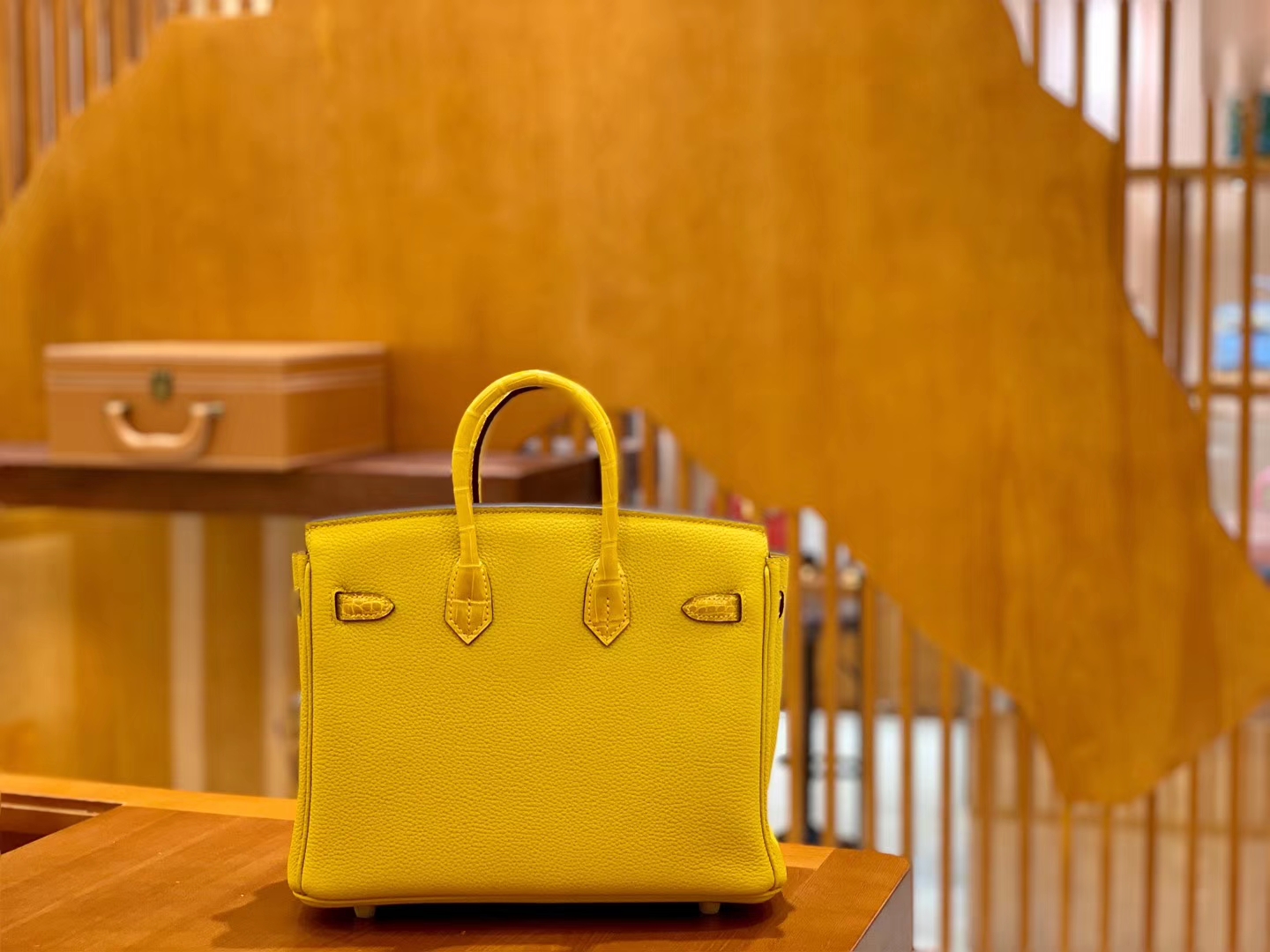 Hermès（爱马仕）Birkin 25cm Touch 系列 鳄鱼皮拼牛皮 琥珀黄 全手工缝制