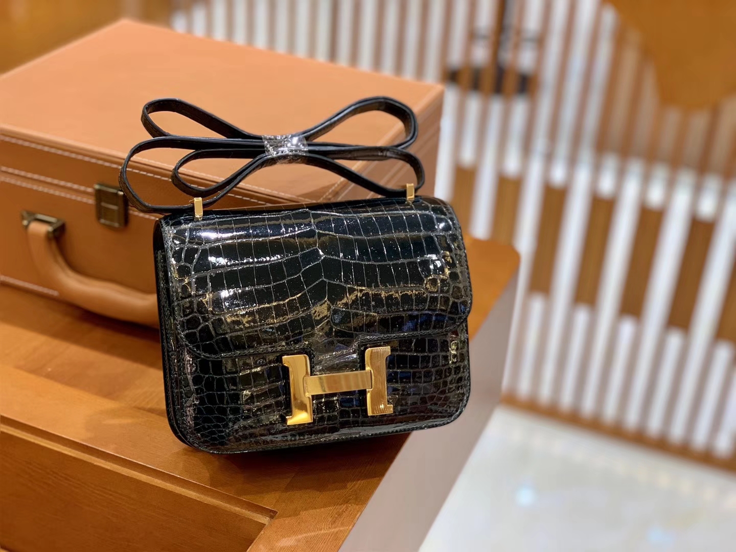 Hermès（爱马仕）Constance 18cm 松柏绿 金扣 尼罗亮面 鳄鱼皮  全手工缝制