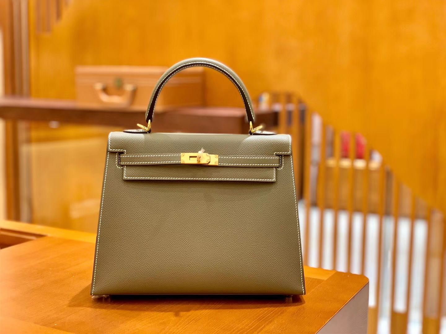 Hermès（爱马仕）Kelly 28cm 大象灰 金扣 Epsom掌纹牛皮 全手工缝制 臻品级别