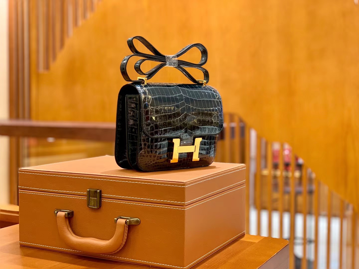 Hermès（爱马仕）Constance 18cm 松柏绿 金扣 尼罗亮面 鳄鱼皮  全手工缝制