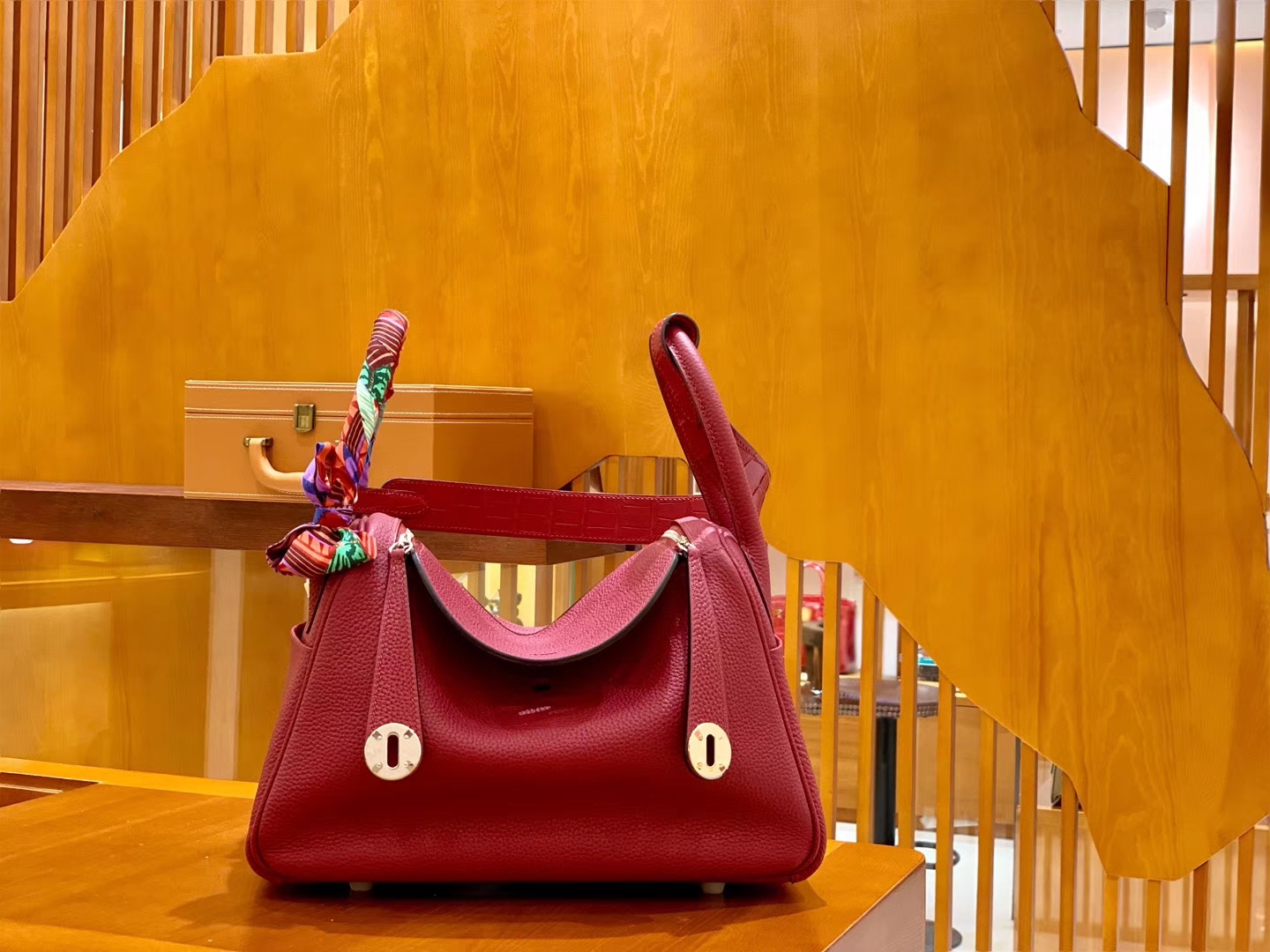 Hermès（爱马仕）Lindy 26cm 石榴红 金扣 鳄鱼皮拼togo 全手工缝制
