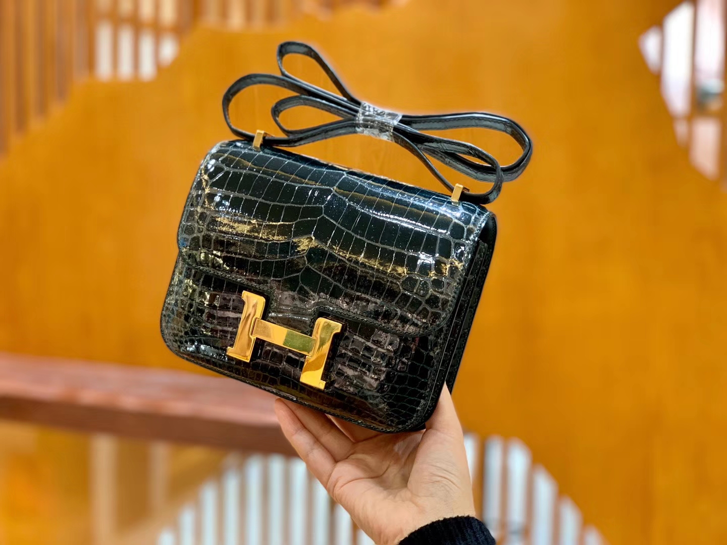 Hermès（爱马仕）Constance 18cm 松柏绿 金扣 尼罗亮面 鳄鱼皮  全手工缝制
