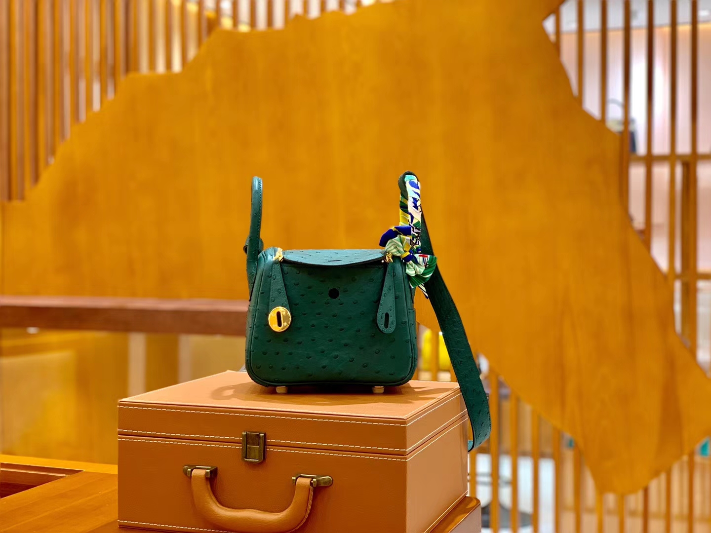 Hermès（爱马仕）Mini Lindy 18cm 孔雀绿 金扣 南非鸵鸟皮 全手工缝制