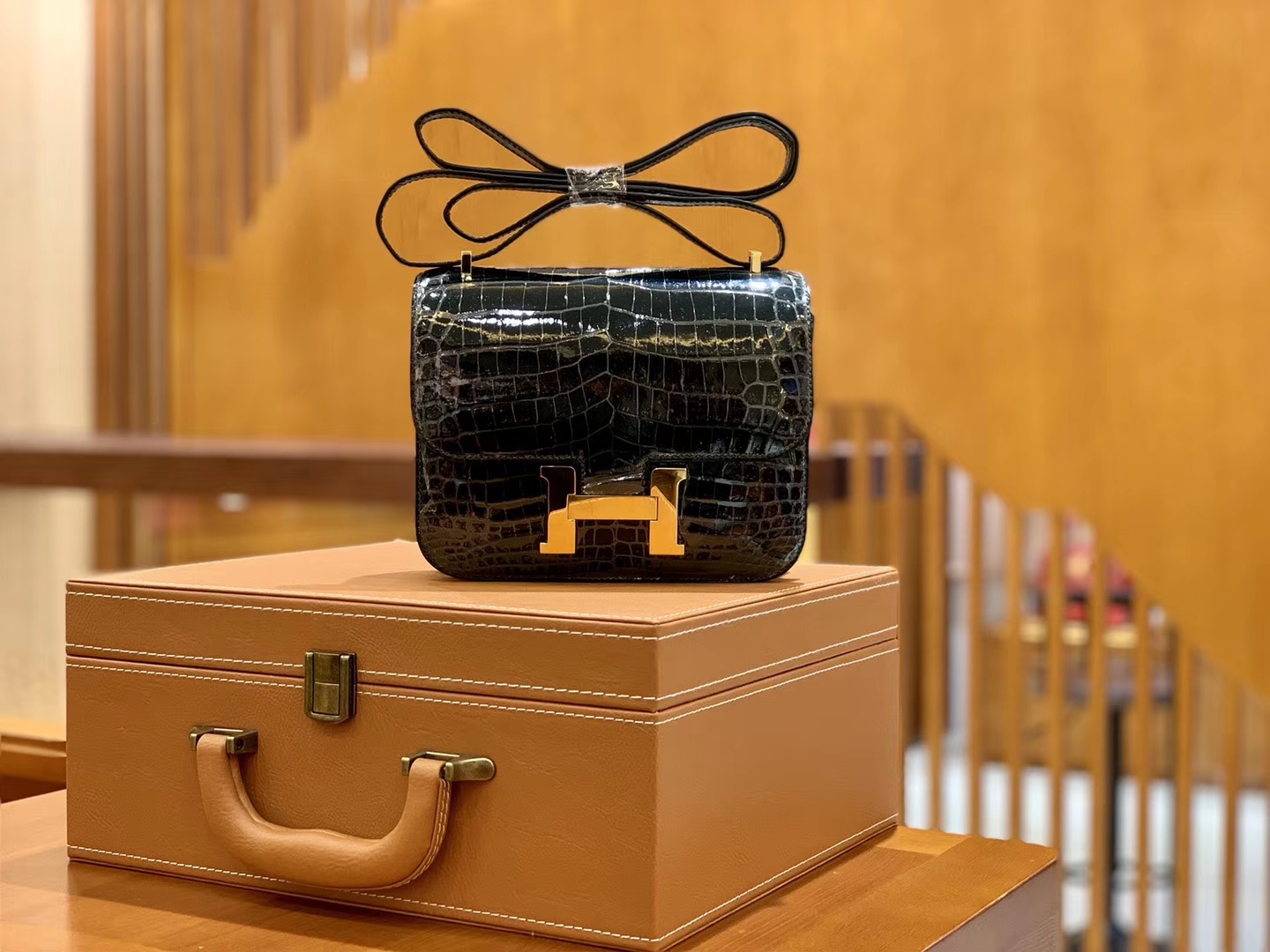 Hermès（爱马仕）Constance 18cm 松柏绿 金扣 尼罗亮面 鳄鱼皮  全手工缝制