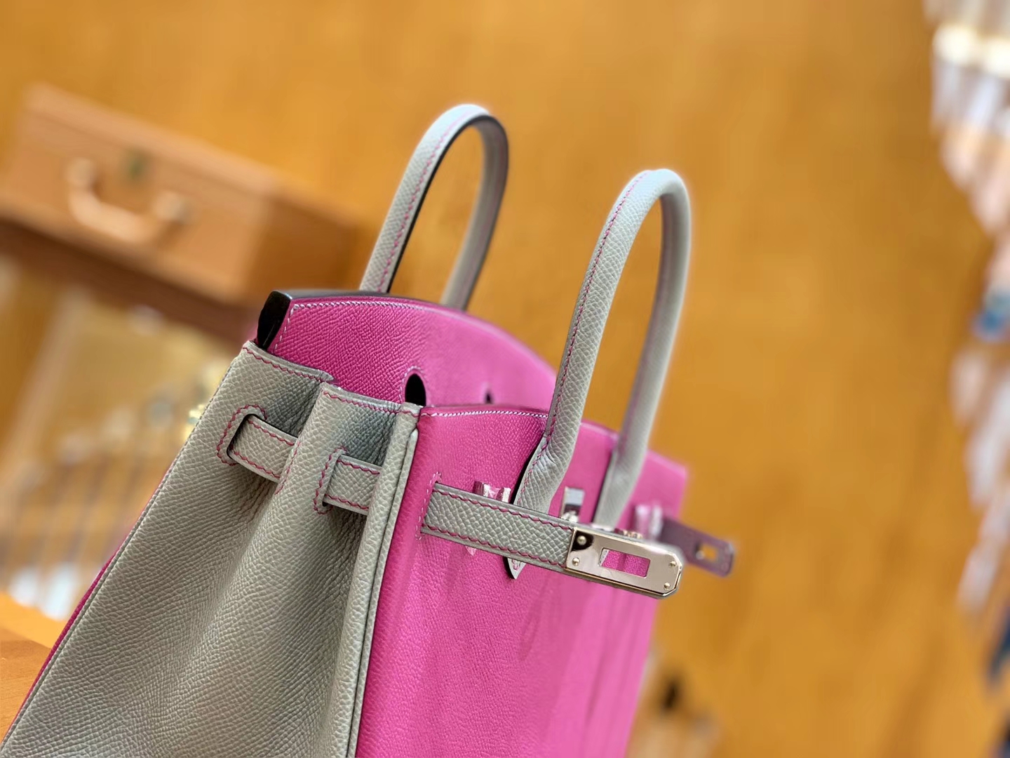 Hermès（爱马仕）Birkin 25cn 玉兰粉拼海鸥灰 掌纹牛皮 高定版本 鳄鱼皮工序