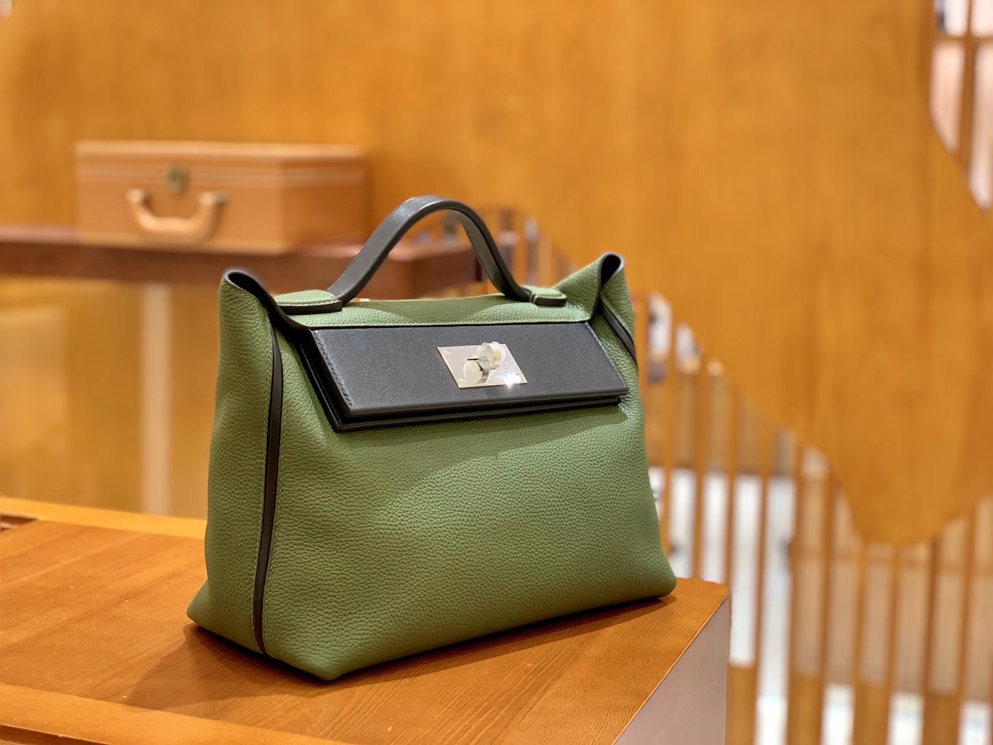 Hermès（爱马仕）Kelly-2424 森林绿拼黑色 原厂御用顶级小牛皮拼Swift皮 togo 金扣 29cm