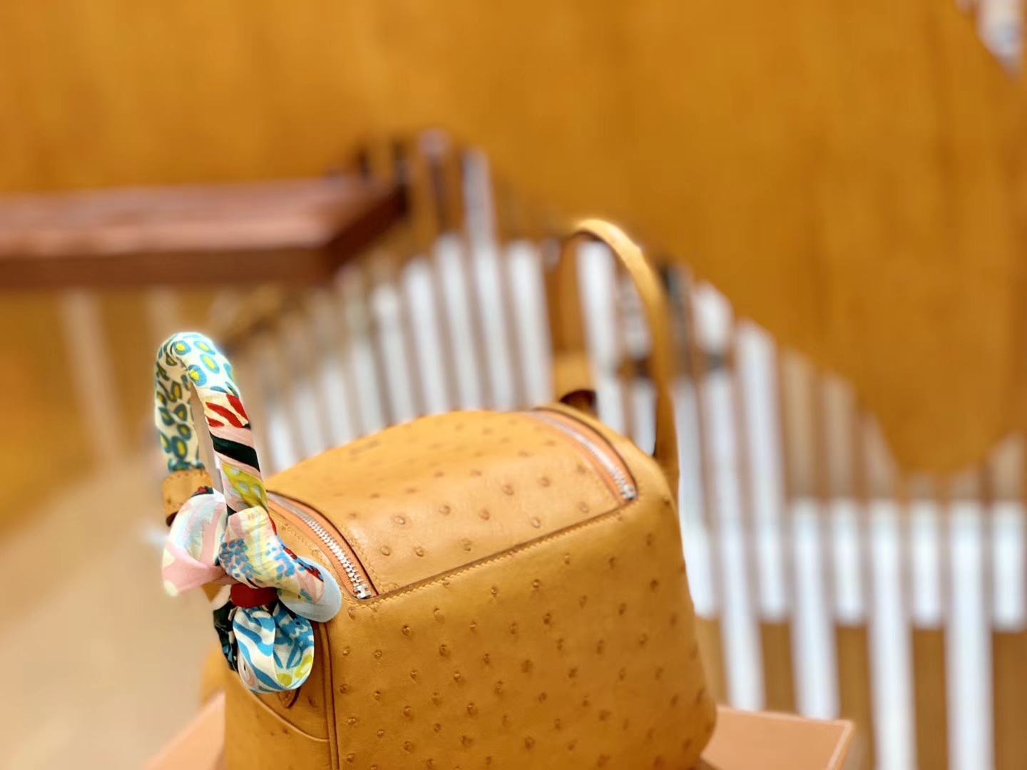 Hermès（爱马仕）Mini Lindy 18cm 太妃金 银扣 南非鸵鸟皮 全手工缝制