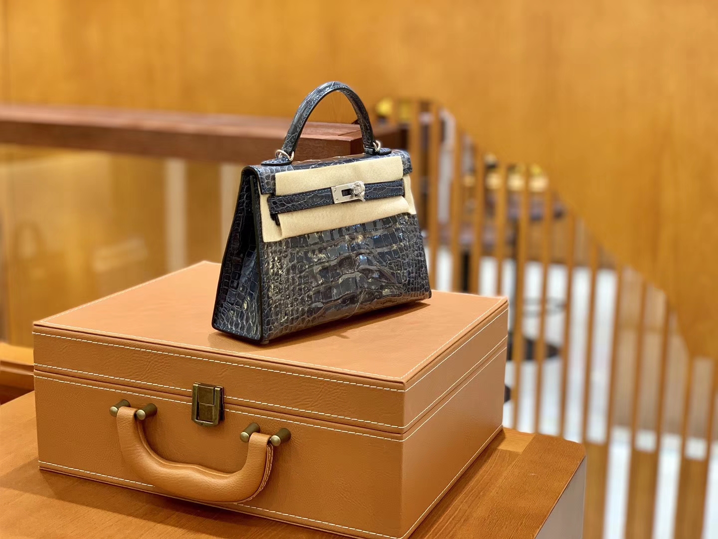 Hermès（爱马仕）迷你2代 19cm 牛仔蓝 雾面鳄鱼皮 珍贵方块印