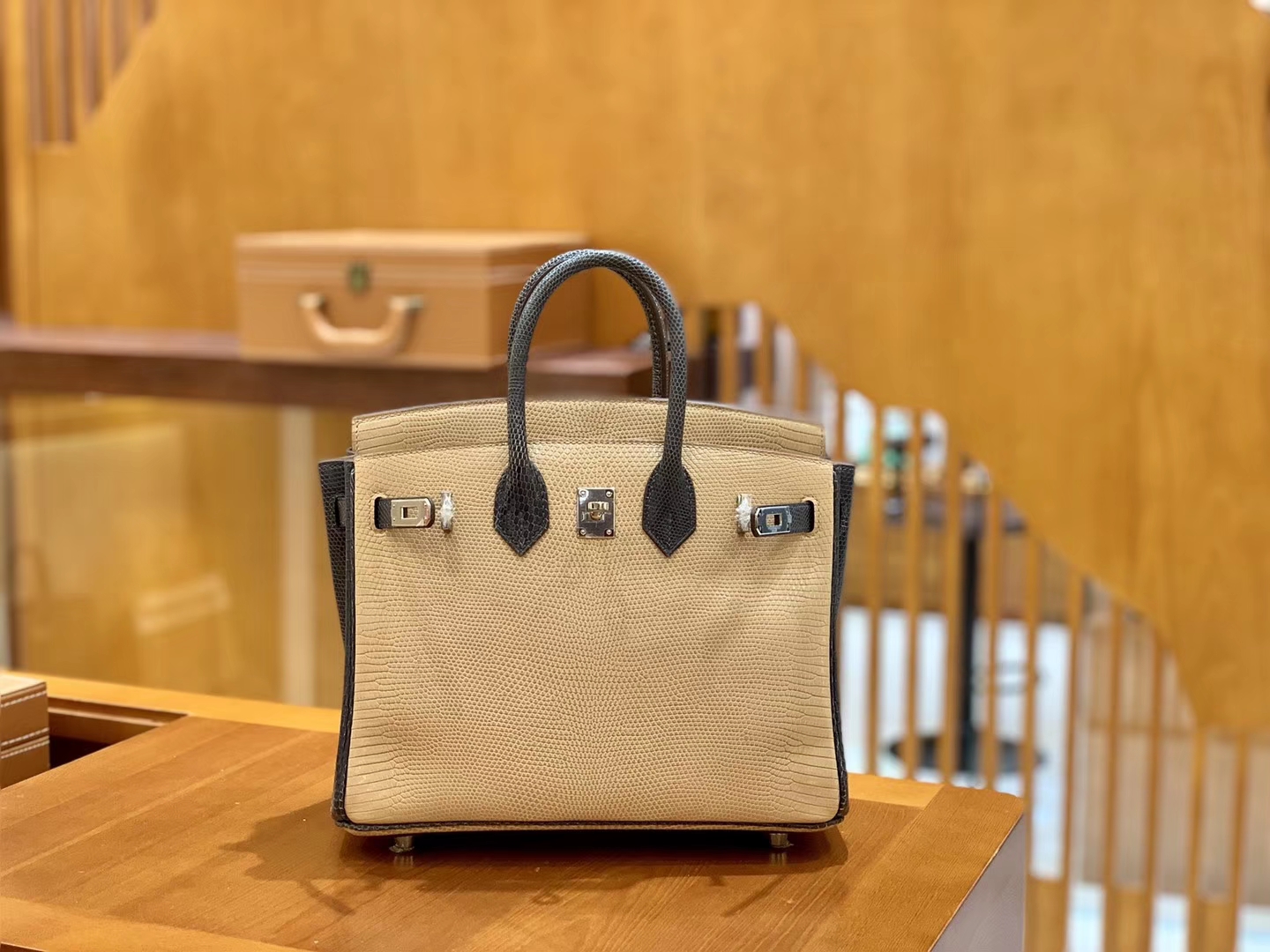 Hermès（爱马仕）Birkin 铂金包 锡器灰拼杏色 南非野生蜥蜴皮 银扣 25cm