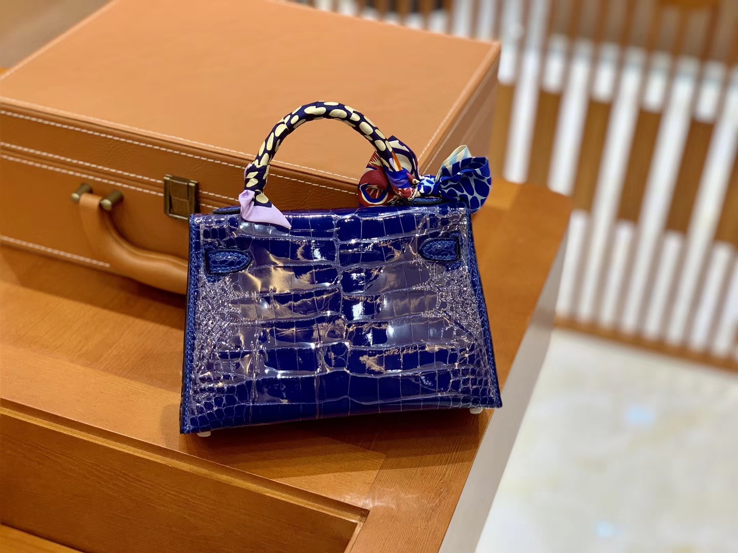 Hermès（爱马仕）迷你2代 19cm 琉璃蓝 雾面鳄鱼皮 珍贵方块印