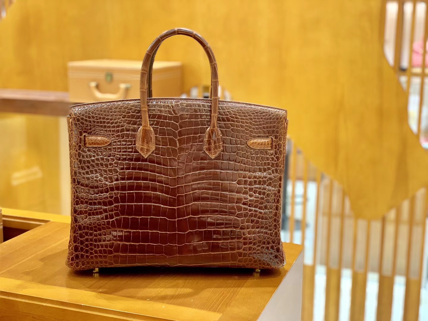 Hermès（爱马仕）Birkin 铂金包 咖啡色 亮面湾鳄 银扣 35cm