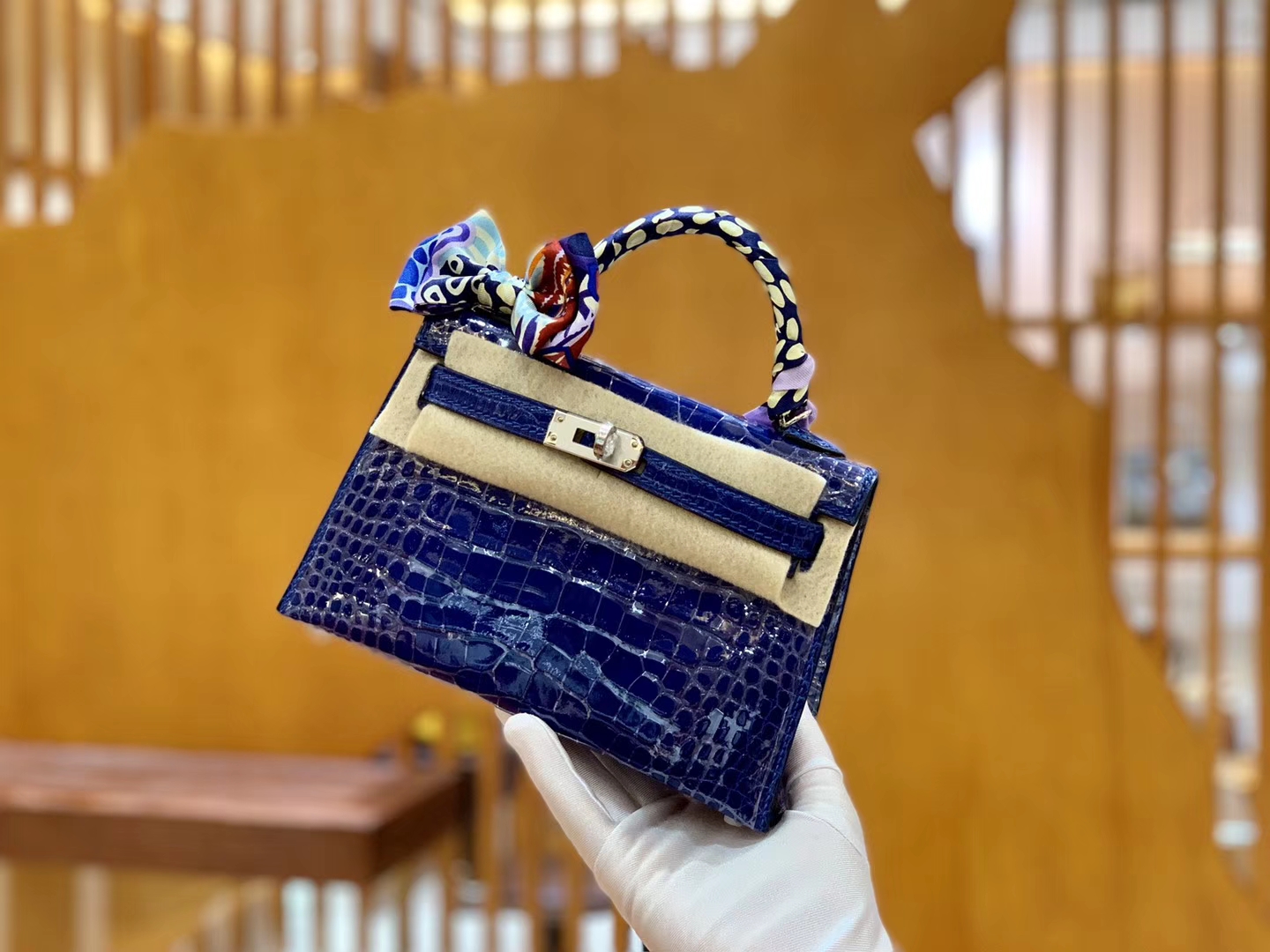 Hermès（爱马仕）迷你2代 19cm 琉璃蓝 雾面鳄鱼皮 珍贵方块印