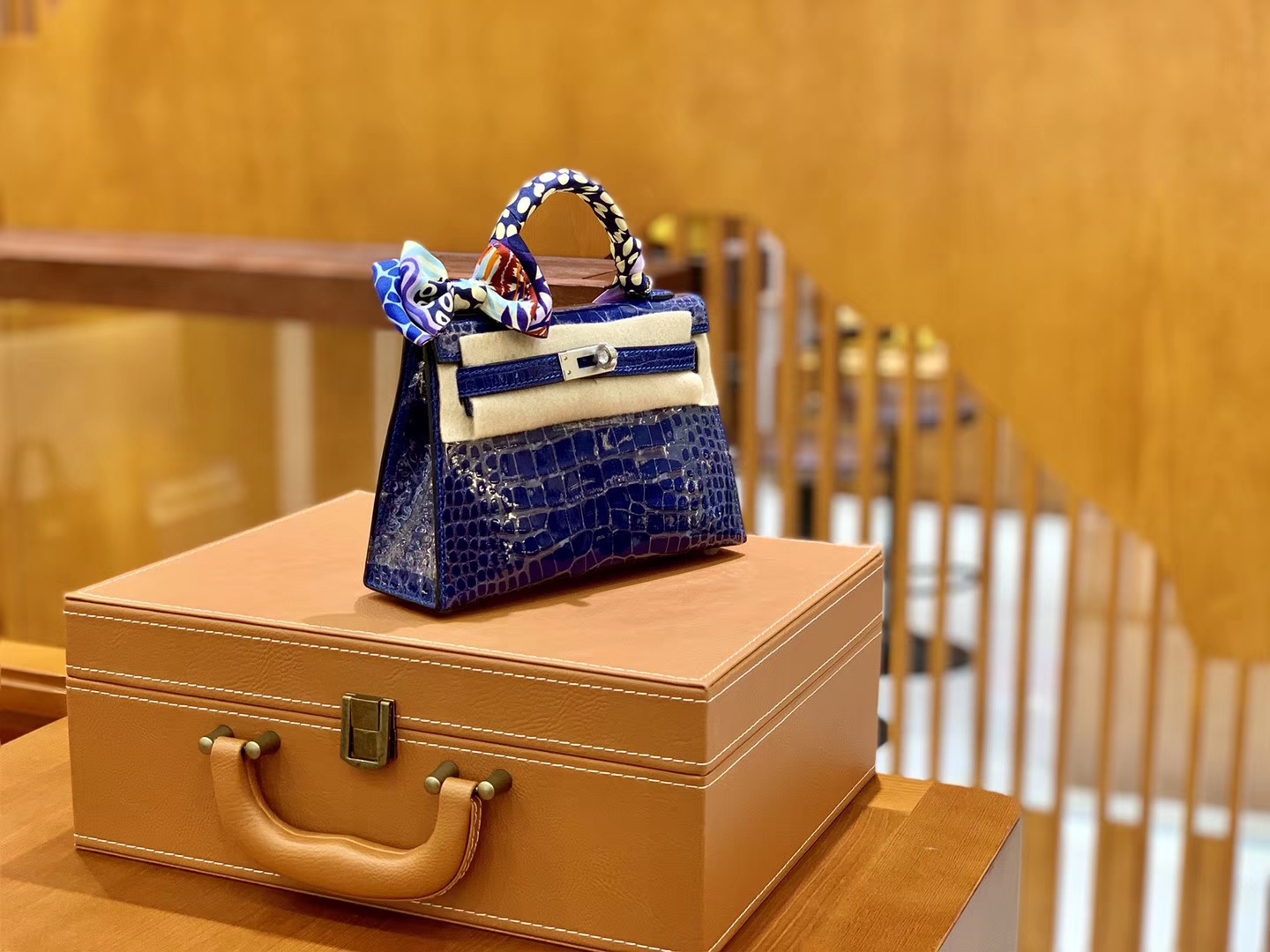 Hermès（爱马仕）迷你2代 19cm 琉璃蓝 雾面鳄鱼皮 珍贵方块印