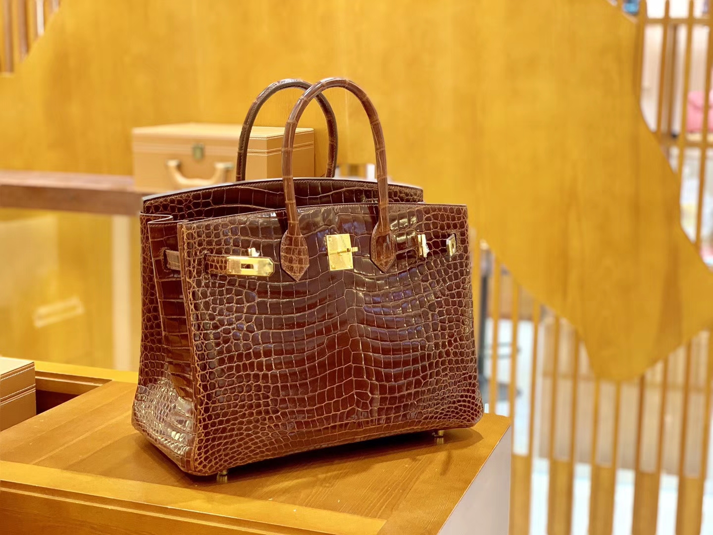 Hermès（爱马仕）Birkin 铂金包 咖啡色 亮面湾鳄 银扣 35cm