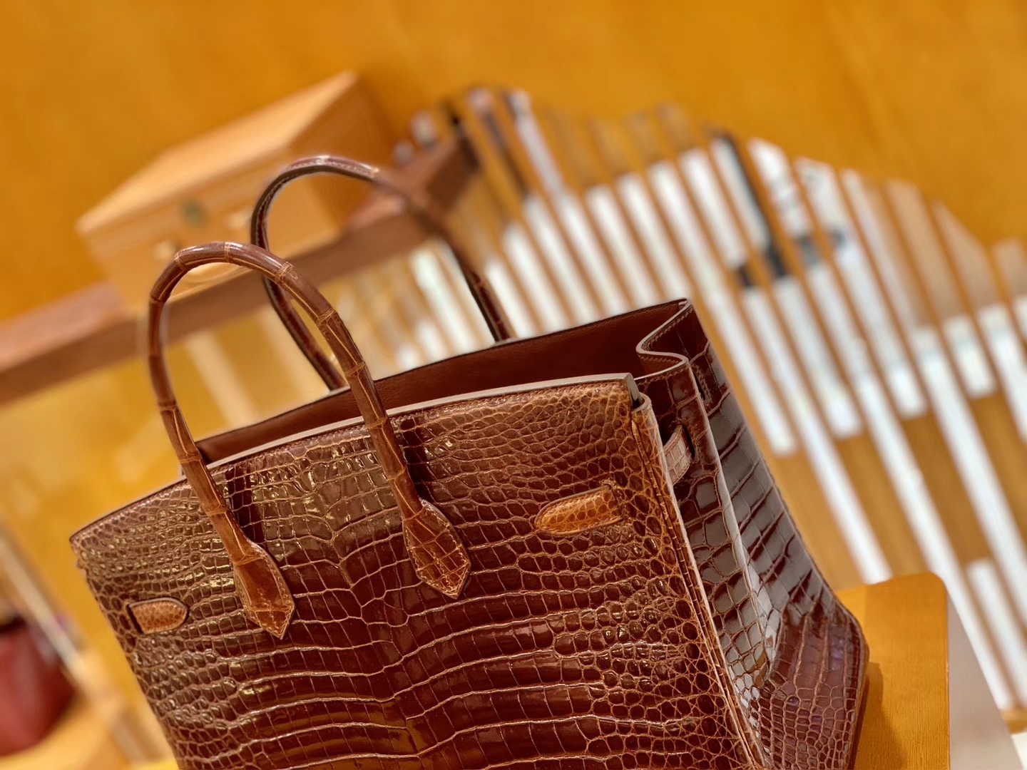 Hermès（爱马仕）Birkin 铂金包 咖啡色 亮面湾鳄 银扣 35cm