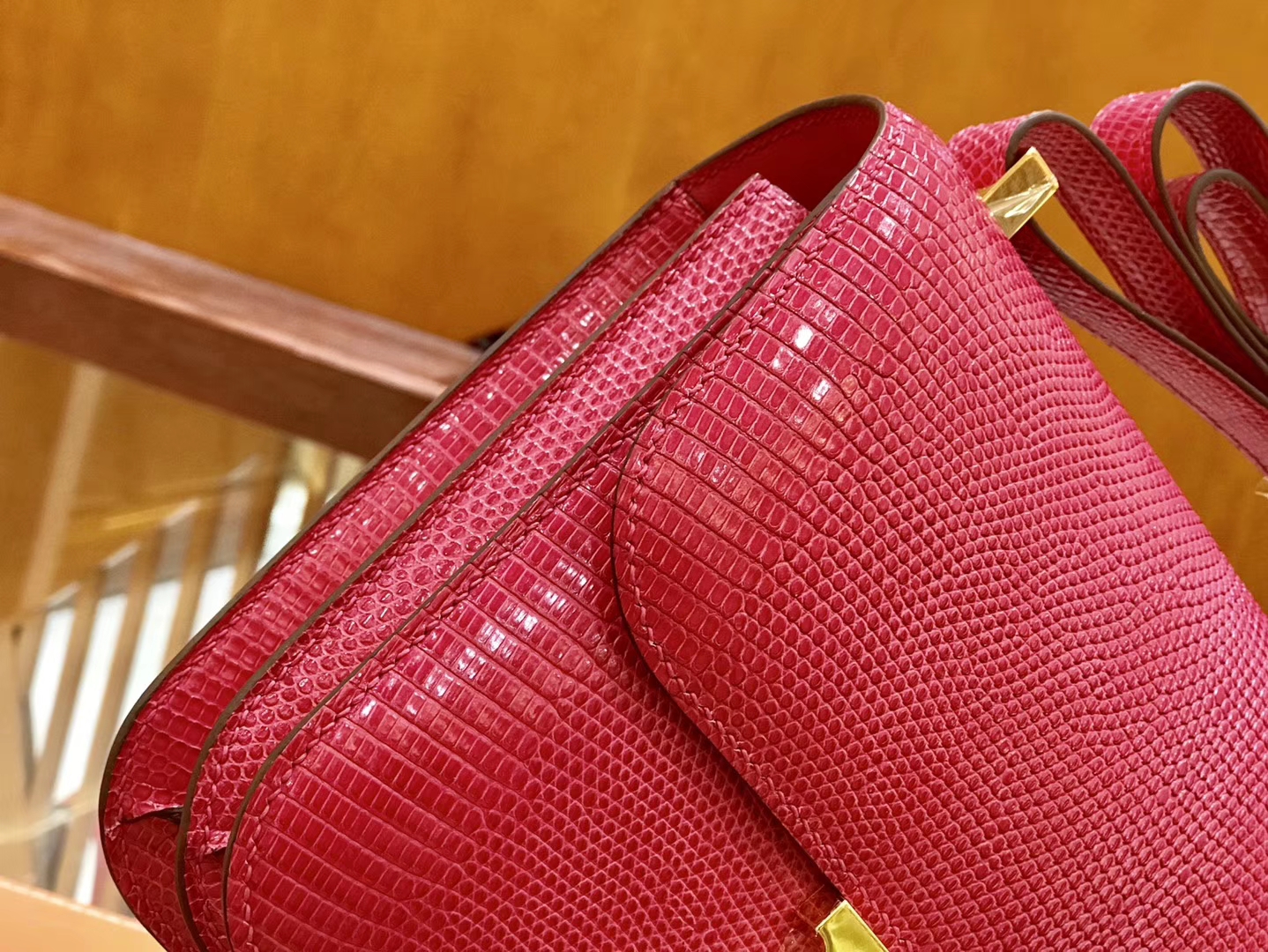 Hermès（爱马仕）Constance 空姐包 蜥蜴皮 桃红色 极致粉 24cm