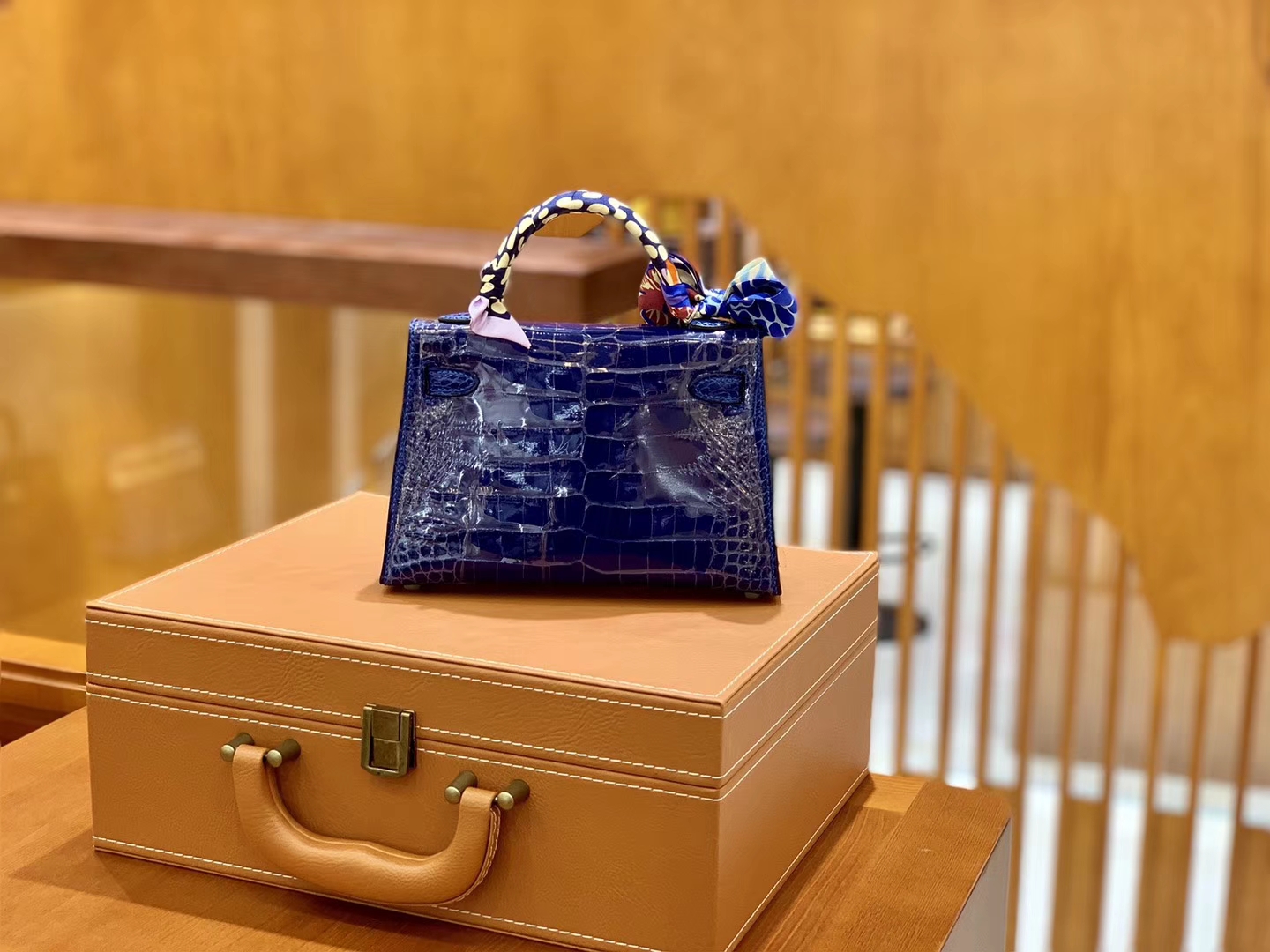 Hermès（爱马仕）迷你2代 19cm 琉璃蓝 雾面鳄鱼皮 珍贵方块印