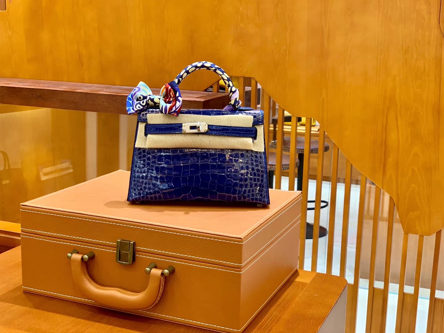Hermès（爱马仕）迷你2代 19cm 琉璃蓝 雾面鳄鱼皮 珍贵方块印