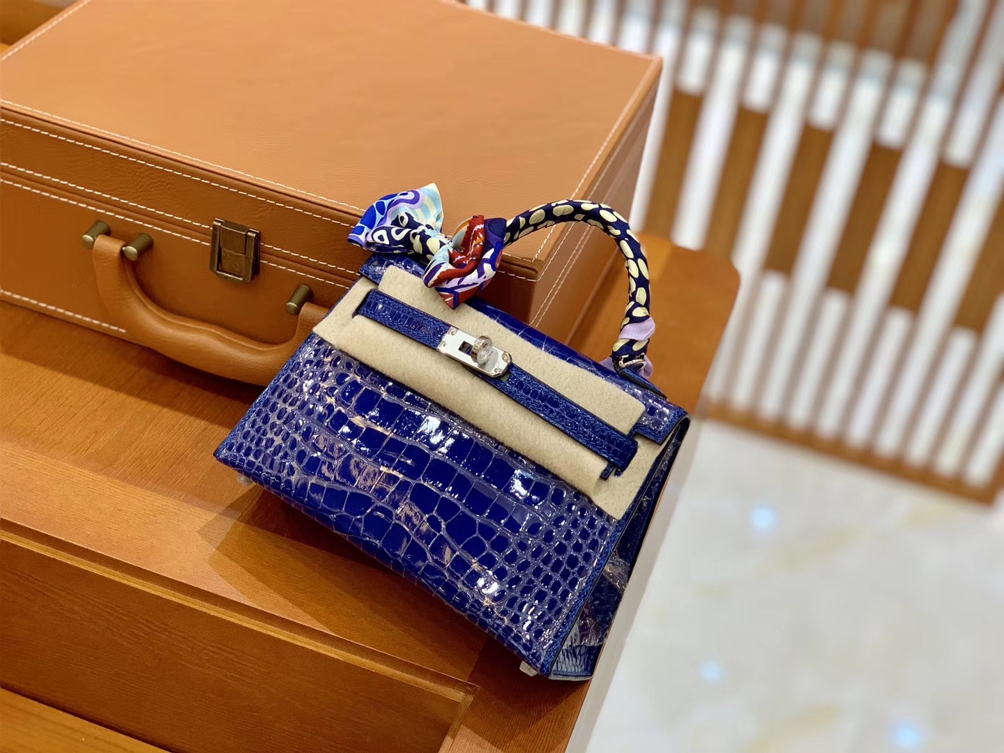 Hermès（爱马仕）迷你2代 19cm 琉璃蓝 雾面鳄鱼皮 珍贵方块印