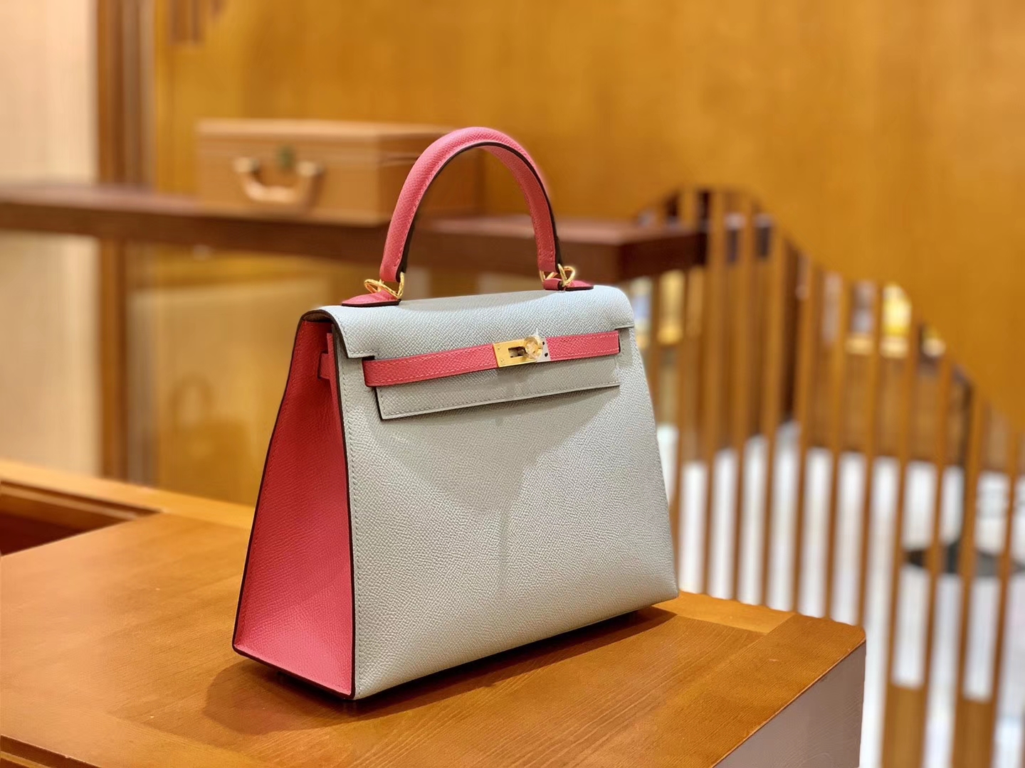 Hermès（爱马仕）Kelly 凯莉包 拼色系列 斑鸠灰拼唇膏粉 25cm