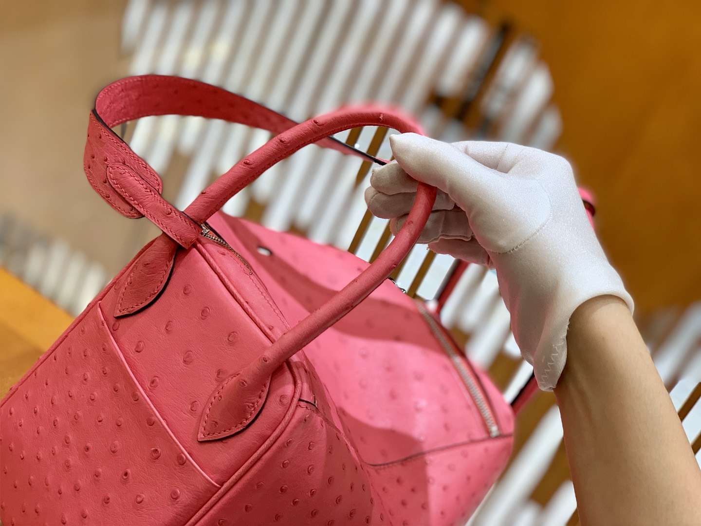 Hermès（爱马仕）Lindy 琳迪包 樱花粉 南非鸵鸟皮 26cm 现货