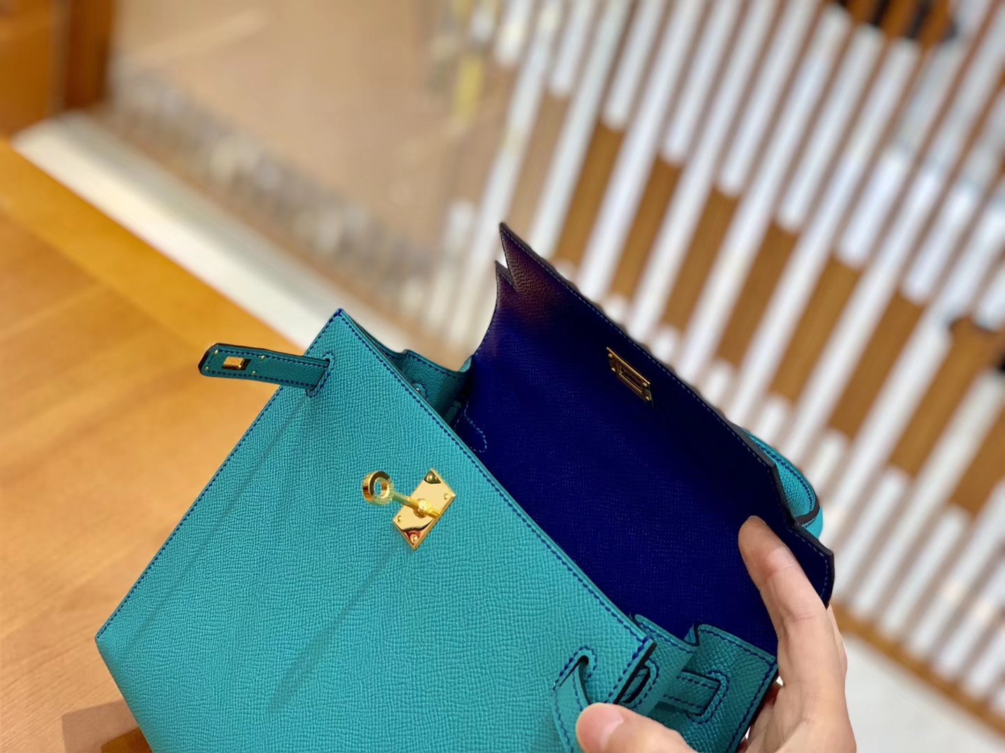 Hermès（爱马仕）Kelly 凯莉包 掌纹牛皮 电光蓝拼维罗纳绿 金扣 25cm