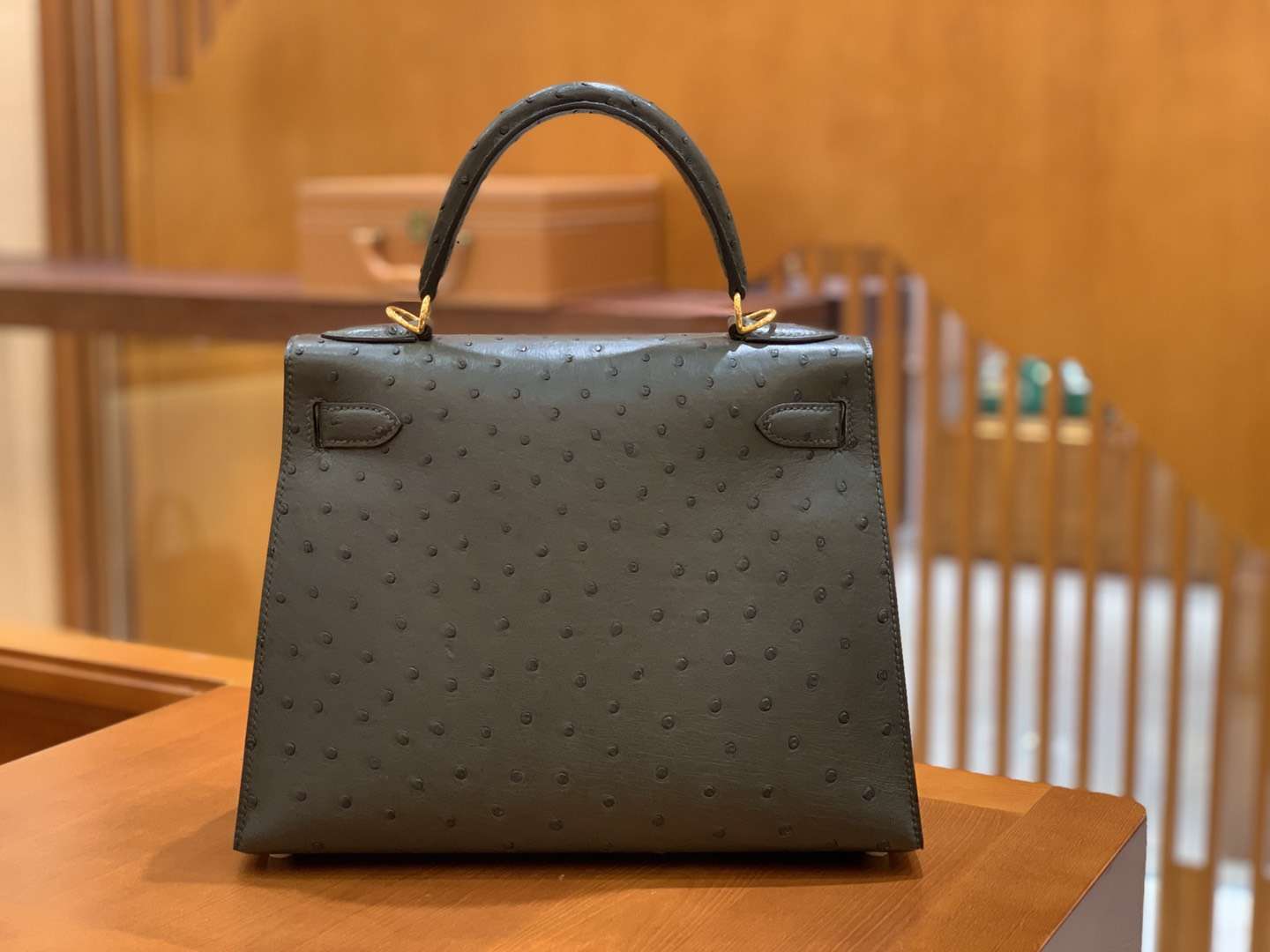 Hermès（爱马仕）Kelly 28cm 经典黑 金扣 南非进口 鸵鸟皮 全手工缝制