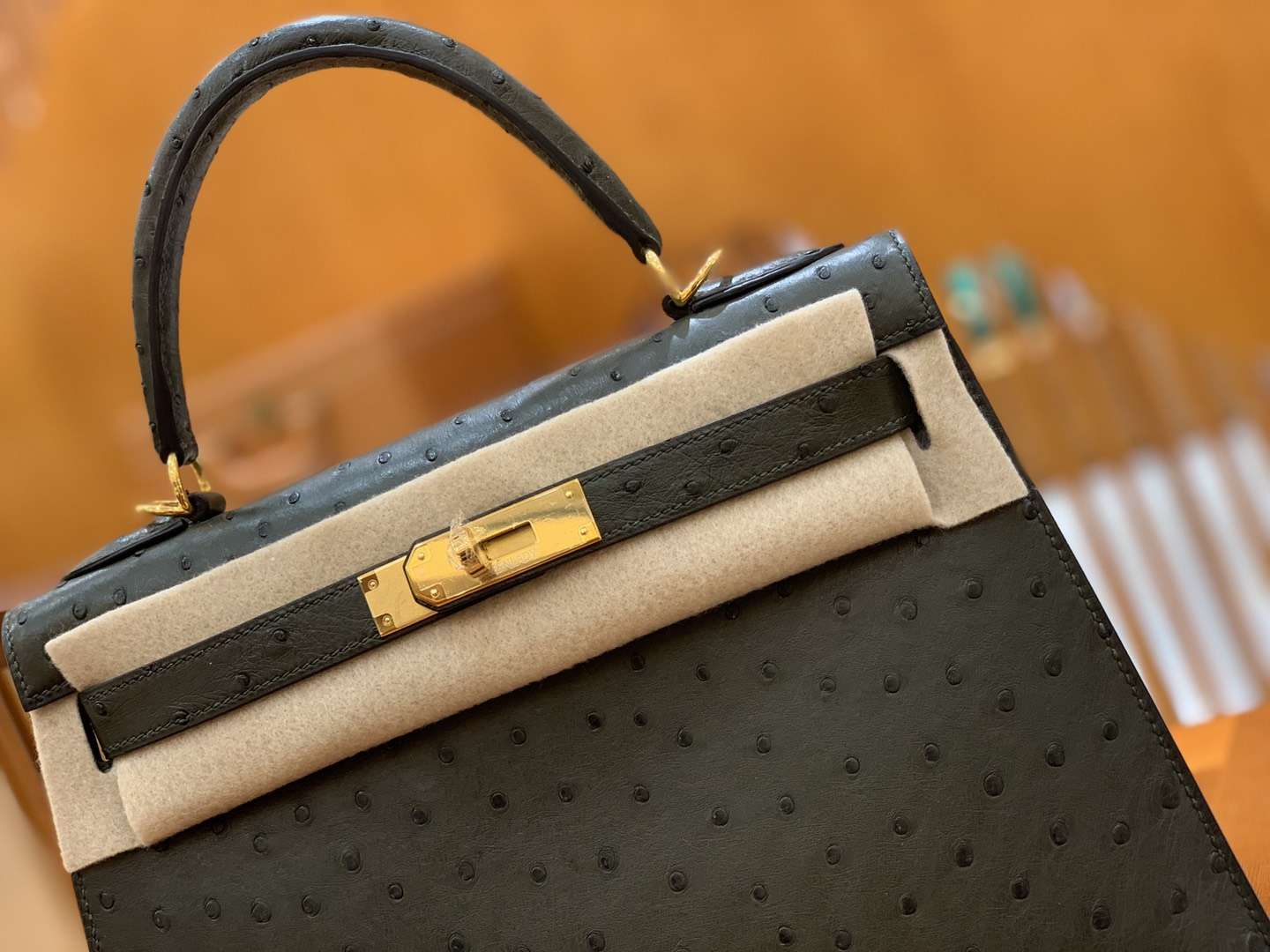 Hermès（爱马仕）Kelly 28cm 经典黑 金扣 南非进口 鸵鸟皮 全手工缝制