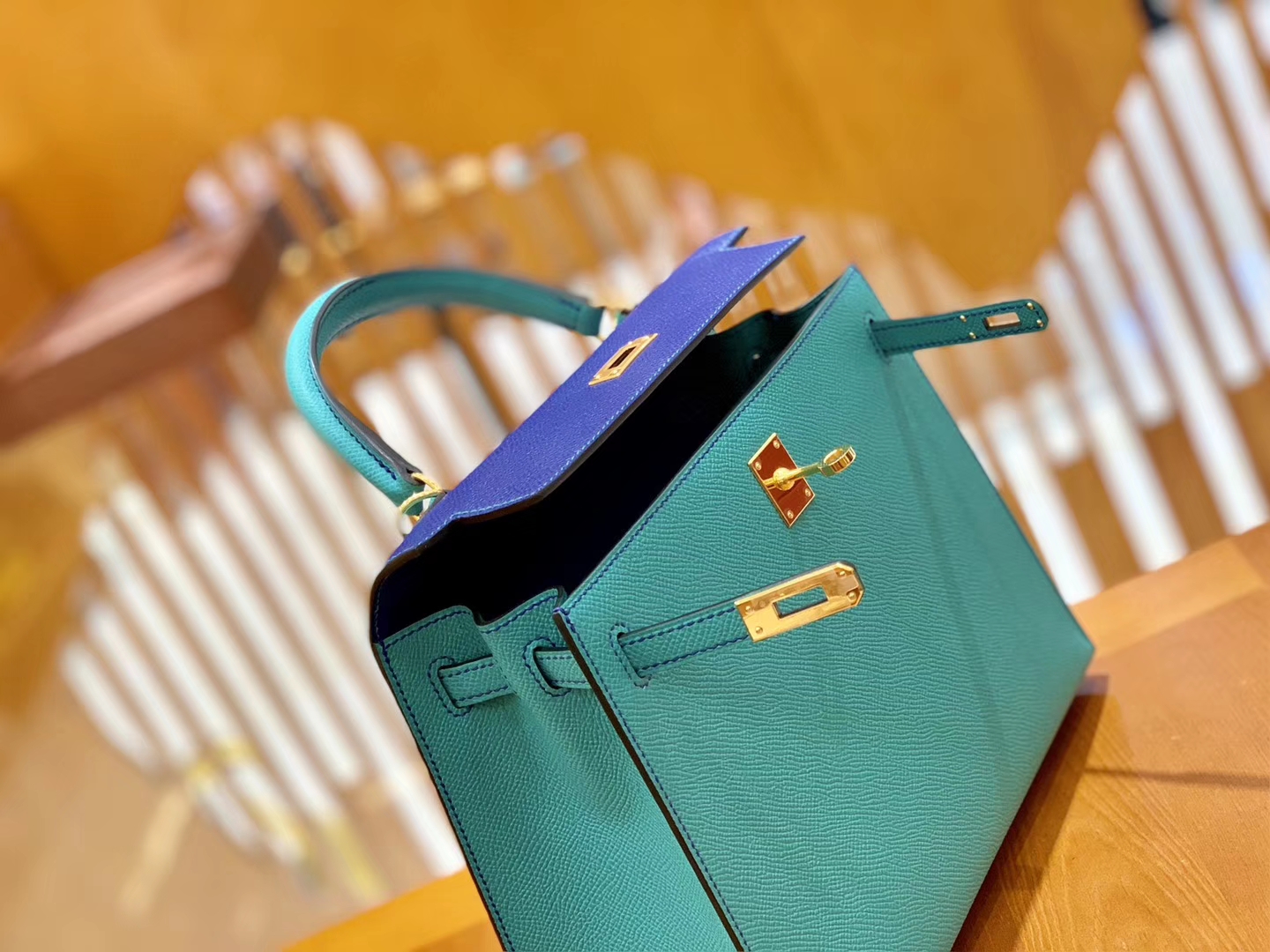 Hermès（爱马仕）Kelly 凯莉包 掌纹牛皮 电光蓝拼维罗纳绿 金扣 25cm