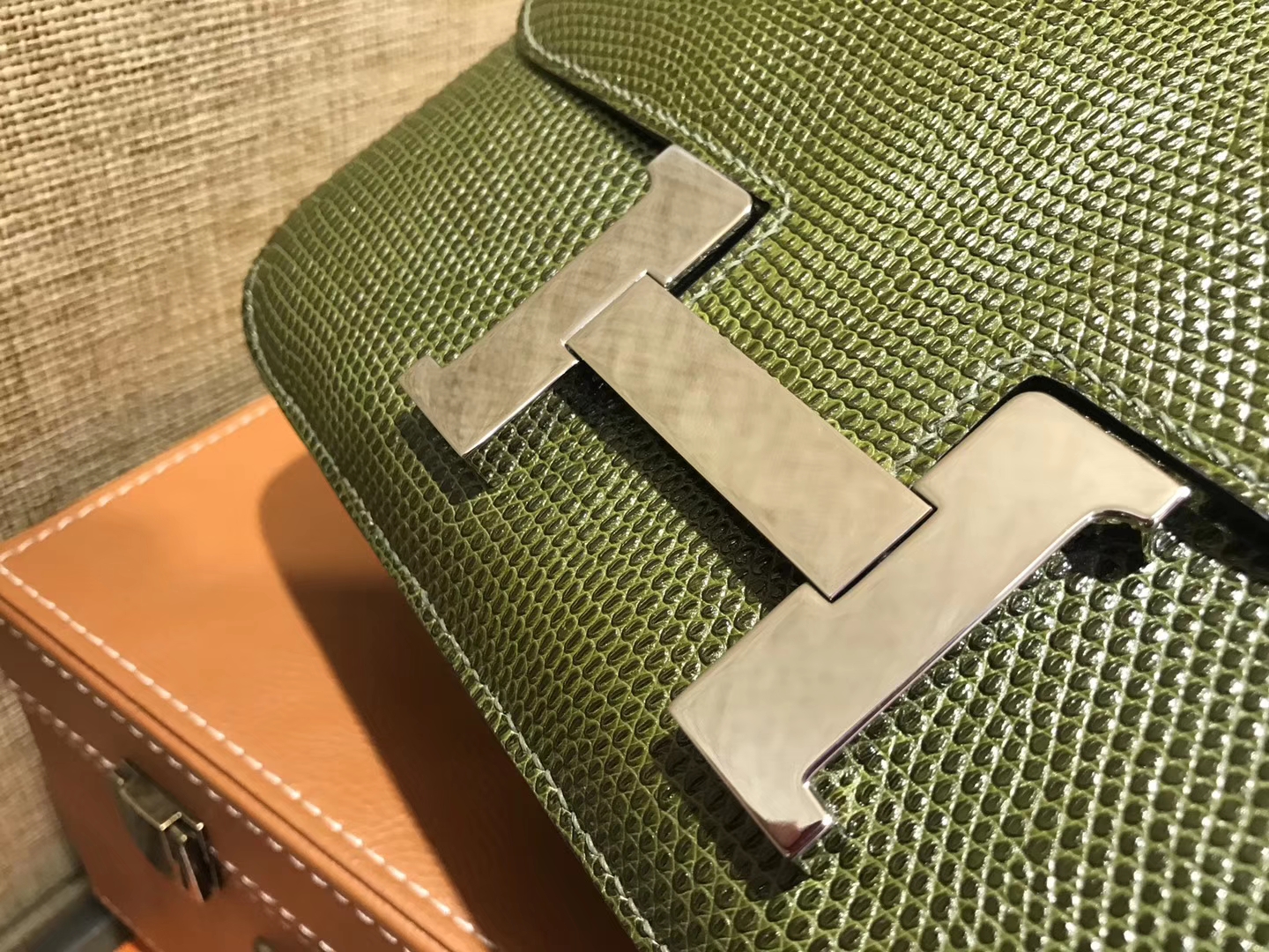 Hermès（爱马仕）Constance 空姐包 蜥蜴皮 橄榄绿 银扣 24cm