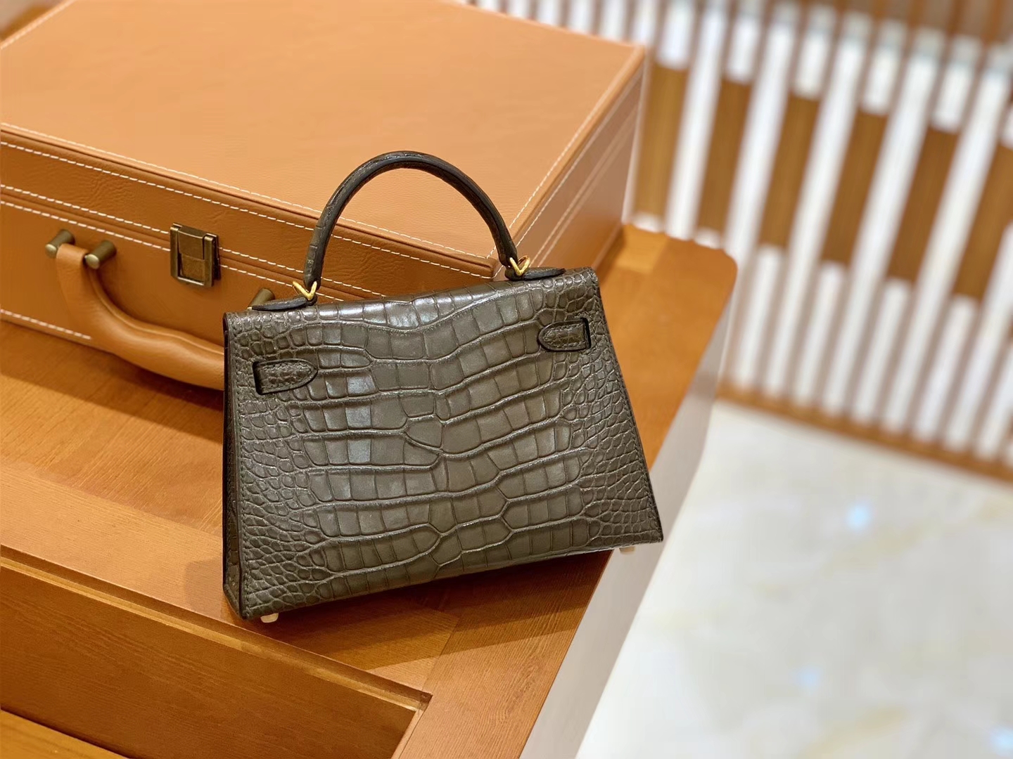 Hermès（爱马仕）Mini Kelly 迷你凯莉 经典黑 雾面鳄鱼 美洲 臻品级别 金扣 19cm
