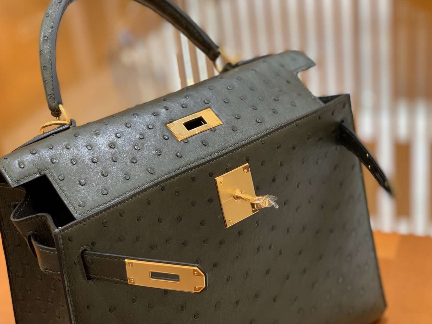 Hermès（爱马仕）Kelly 28cm 经典黑 金扣 南非进口 鸵鸟皮 全手工缝制