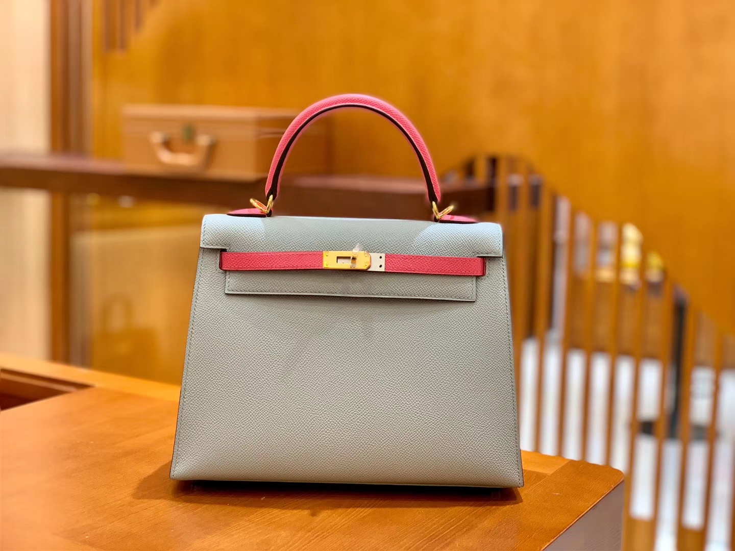 Hermès（爱马仕）Kelly 凯莉包 拼色系列 斑鸠灰拼唇膏粉 25cm