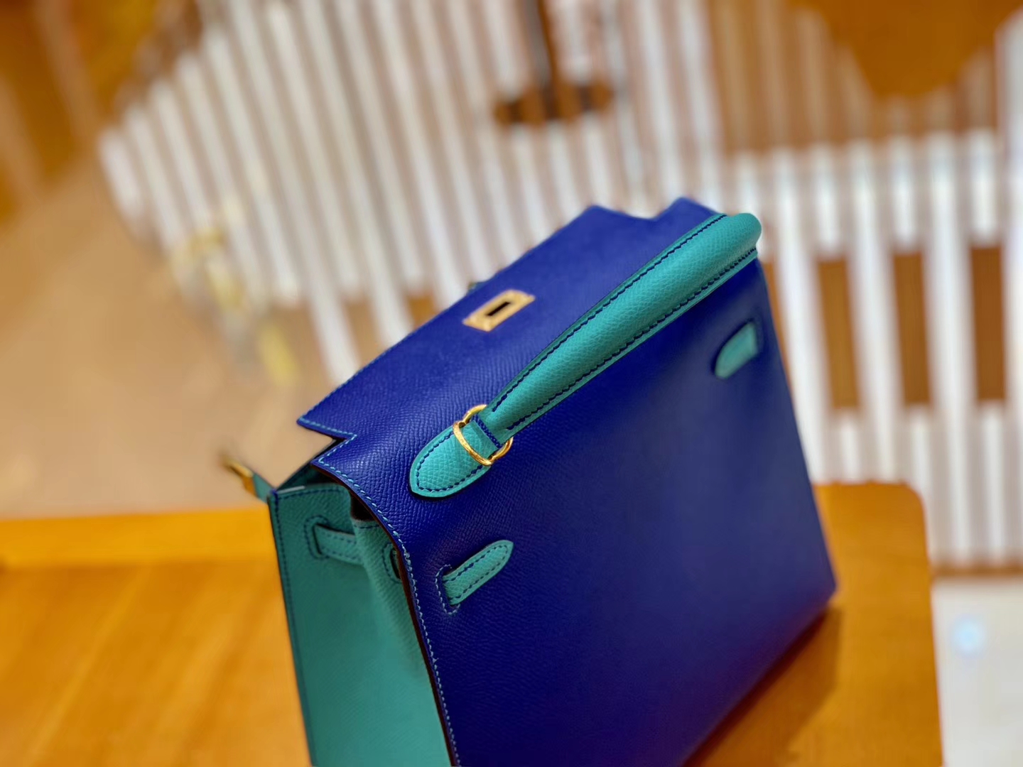 Hermès（爱马仕）Kelly 凯莉包 掌纹牛皮 电光蓝拼维罗纳绿 金扣 25cm